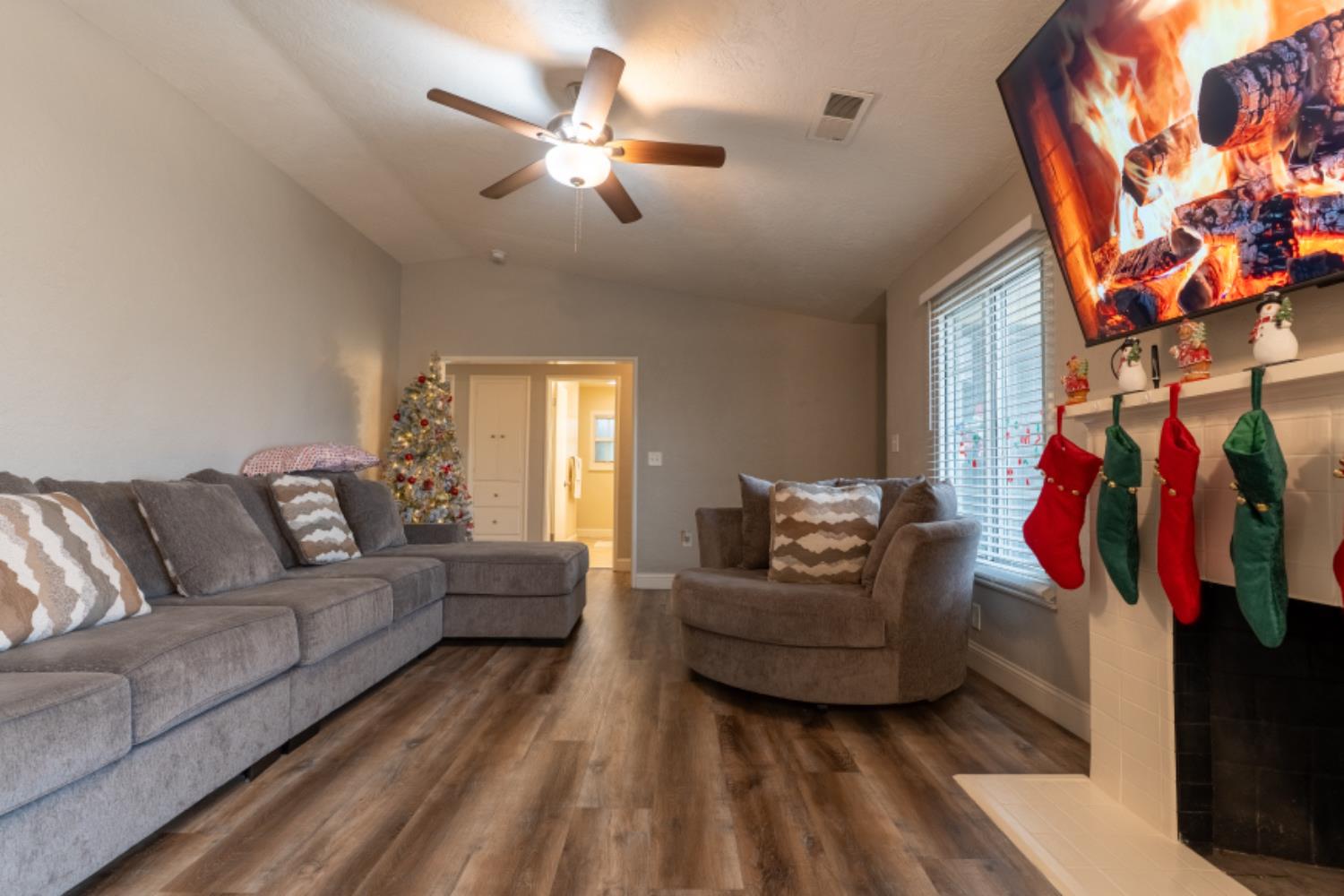 4860 E Amherst Ave, Fresno, CA 93703