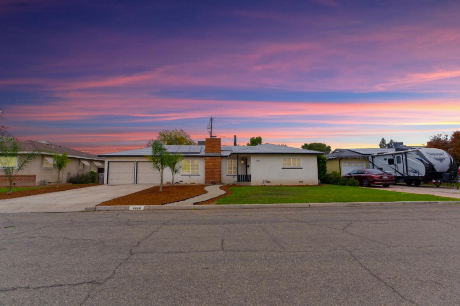 4860 E Amherst Ave, Fresno, CA 93703