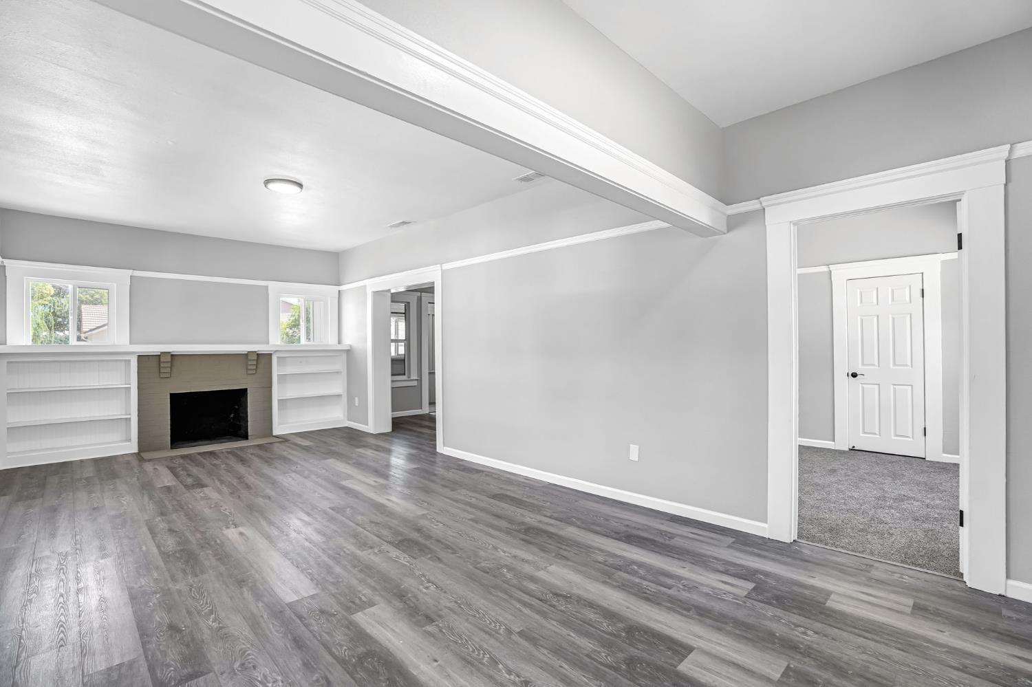 1303 N Calaveras St, Fresno, CA 93728