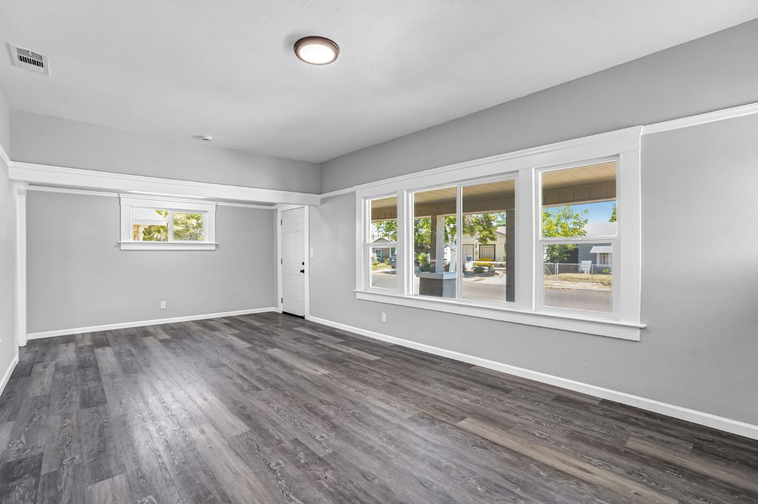 1303 N Calaveras St, Fresno, CA 93728