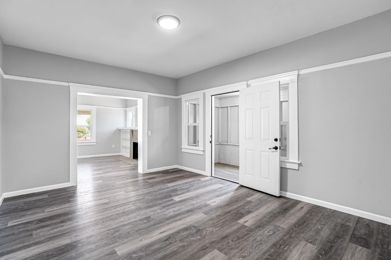 1303 N Calaveras St, Fresno, CA 93728