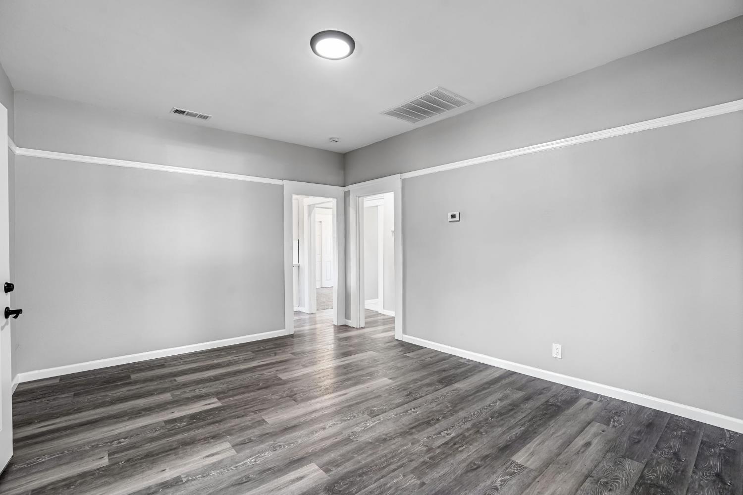 1303 N Calaveras St, Fresno, CA 93728