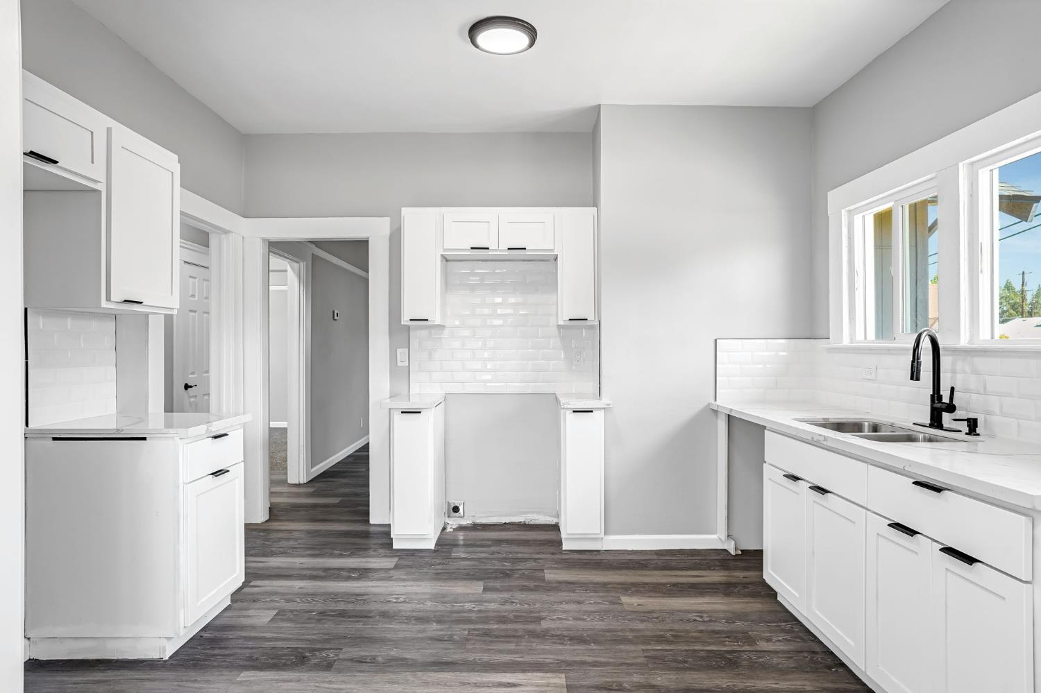 1303 N Calaveras St, Fresno, CA 93728