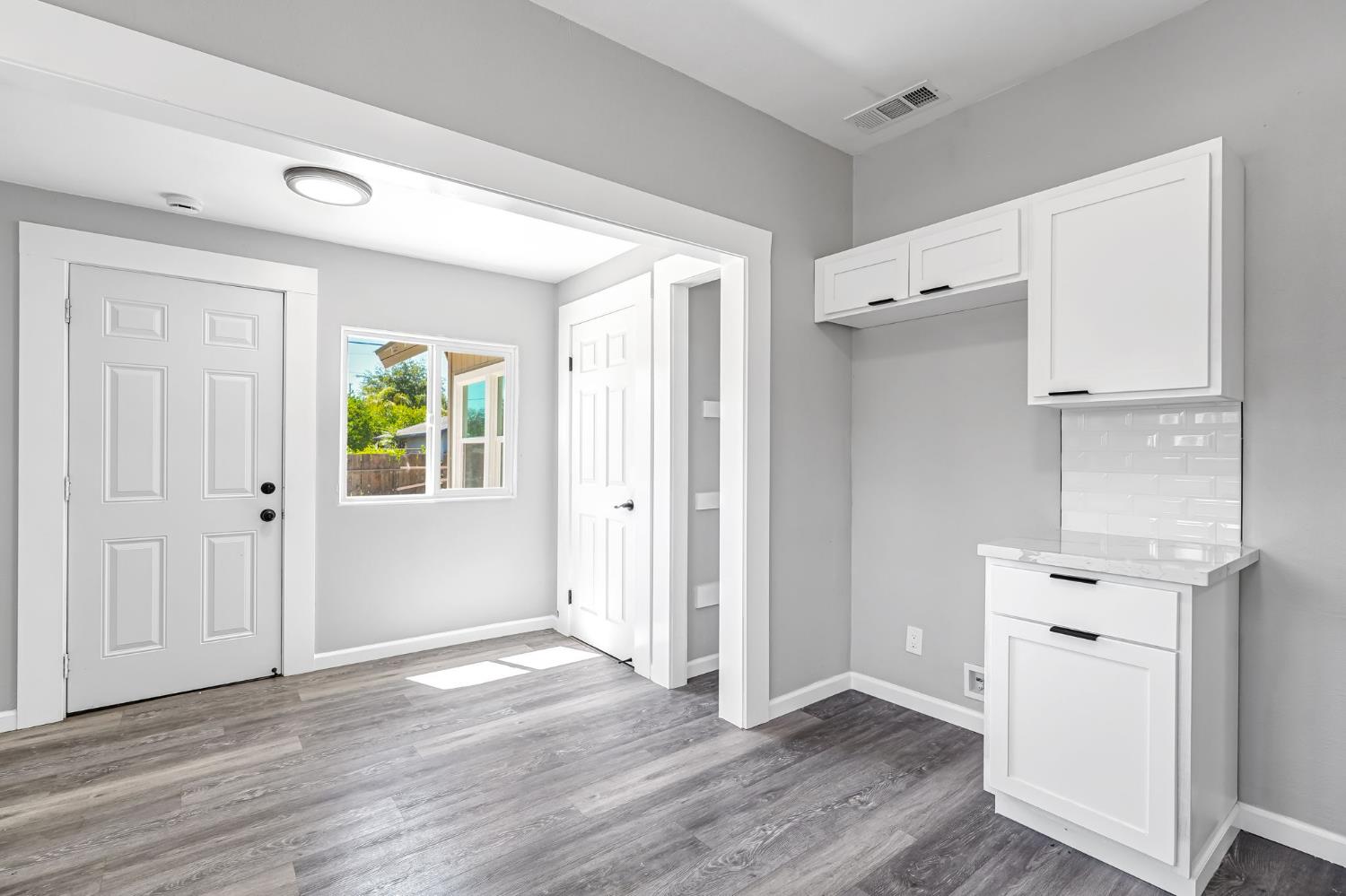 1303 N Calaveras St, Fresno, CA 93728