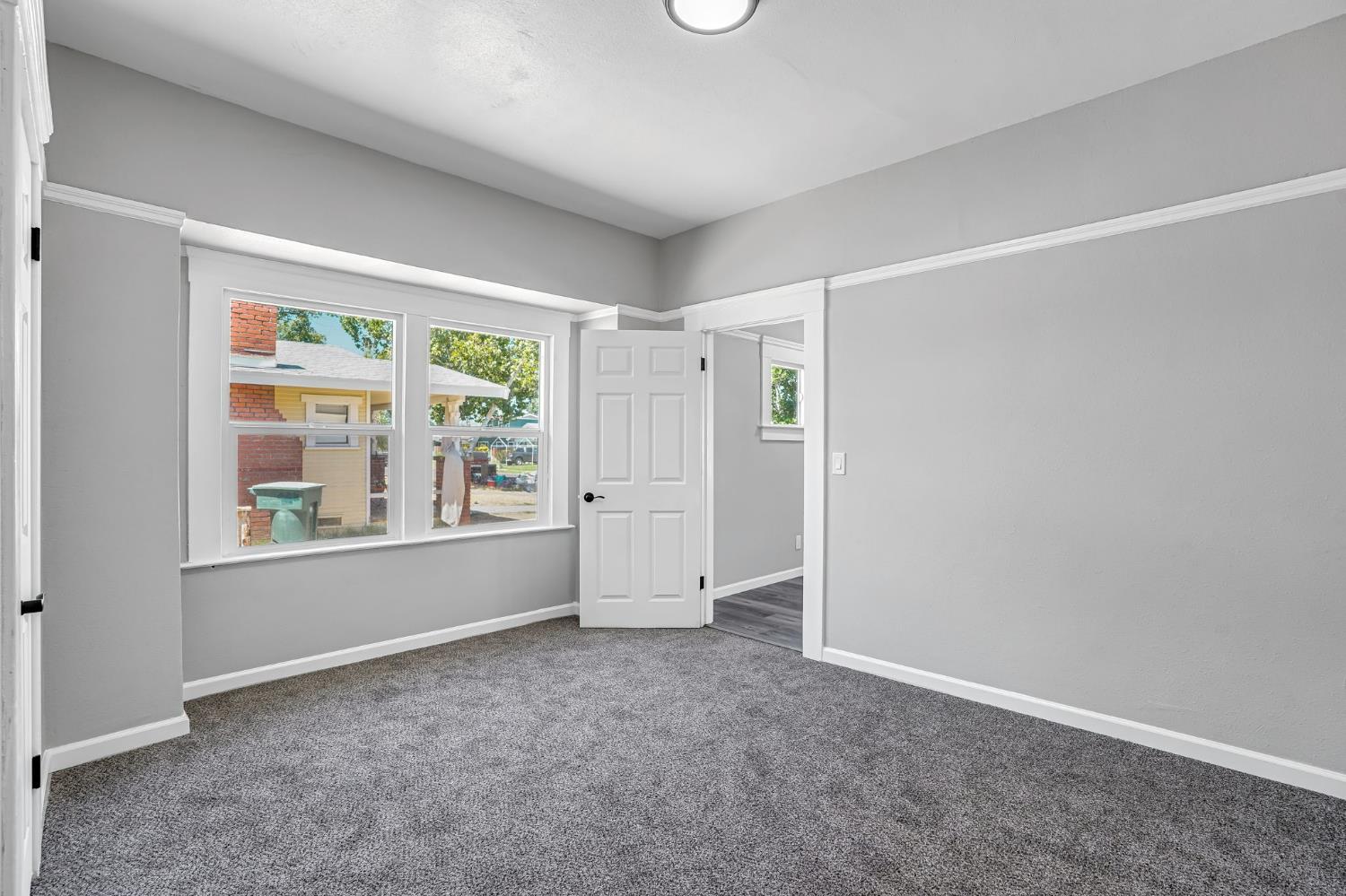 1303 N Calaveras St, Fresno, CA 93728