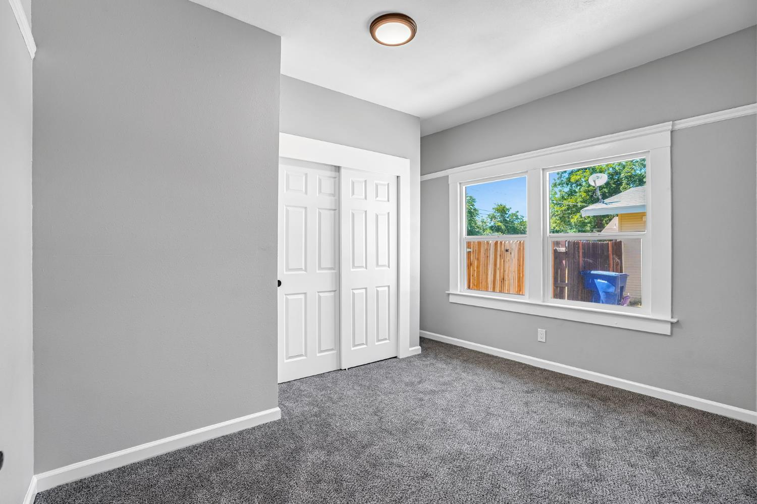 1303 N Calaveras St, Fresno, CA 93728