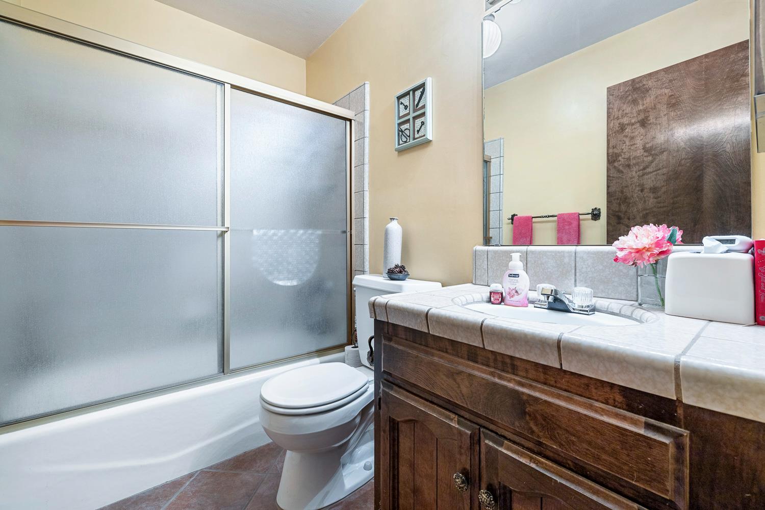 5739 N Monte Ave #1, Fresno, CA 93711