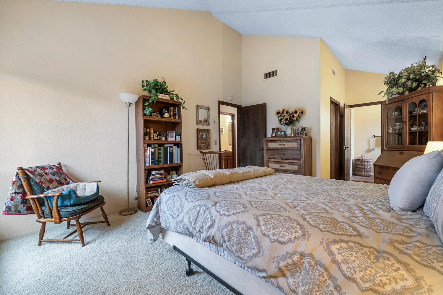 5739 N Monte Ave #1, Fresno, CA 93711