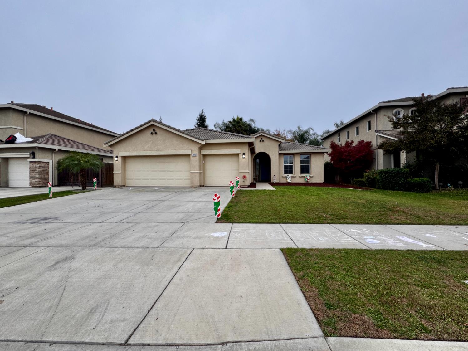 2945 W Vine St, Visalia, CA 93291