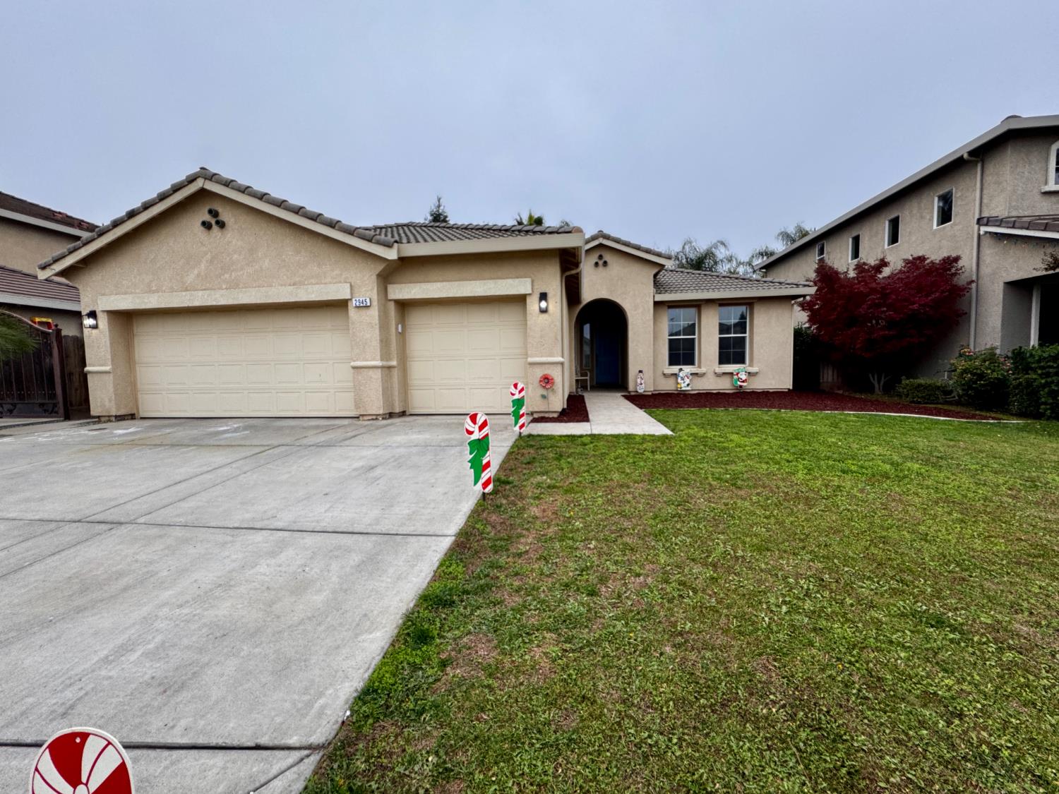 2945 W Vine St, Visalia, CA 93291