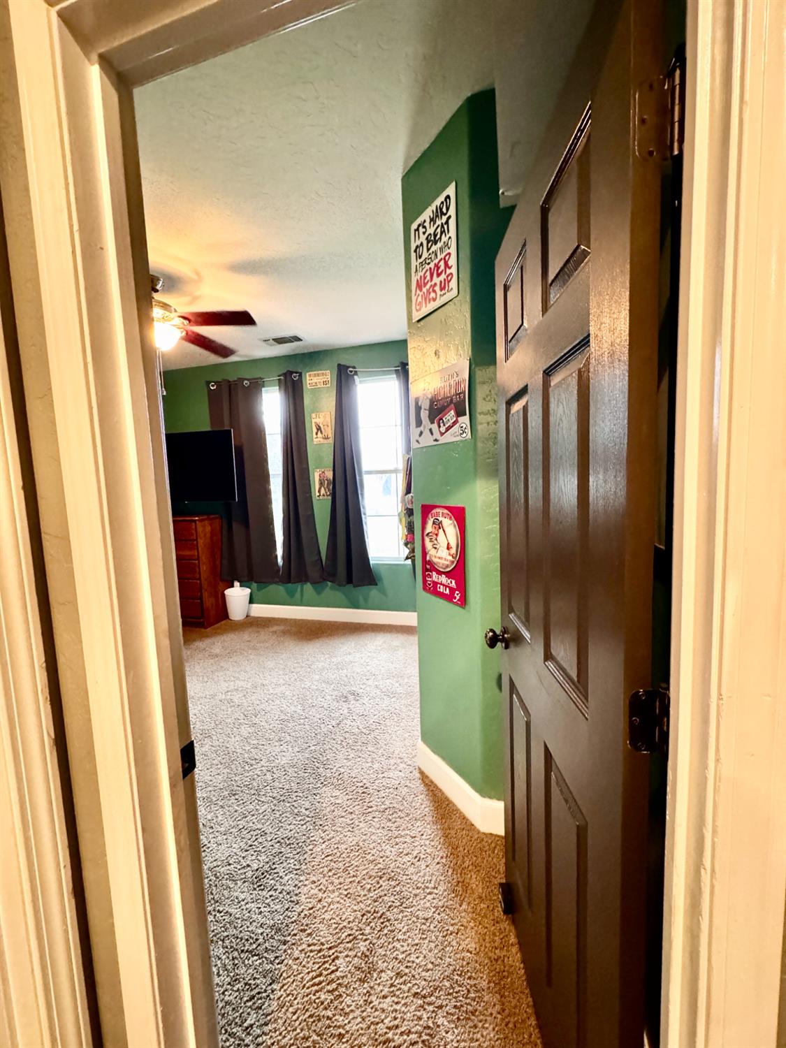 2945 W Vine St, Visalia, CA 93291