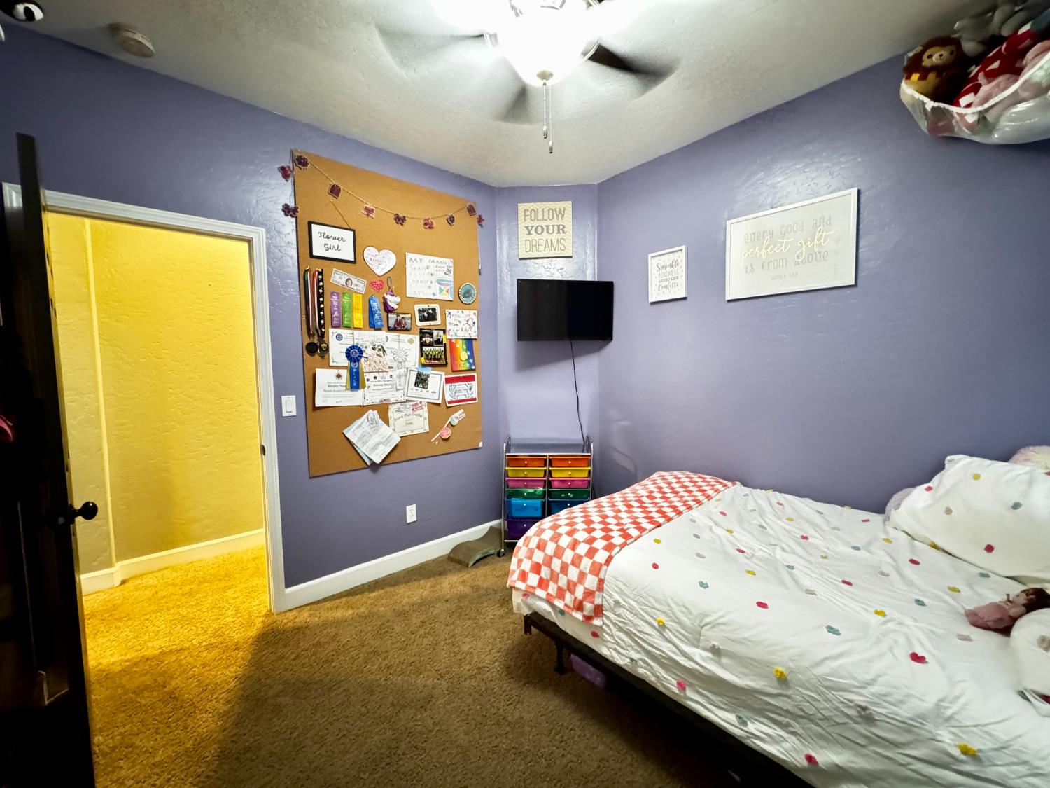 2945 W Vine St, Visalia, CA 93291