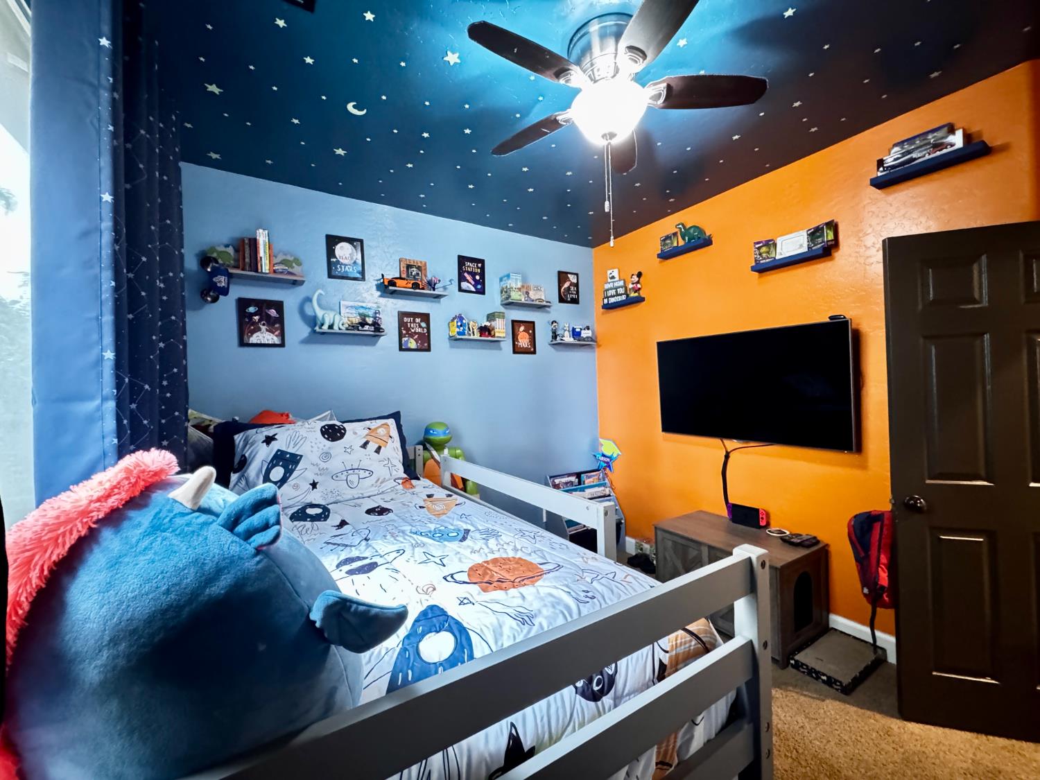 2945 W Vine St, Visalia, CA 93291