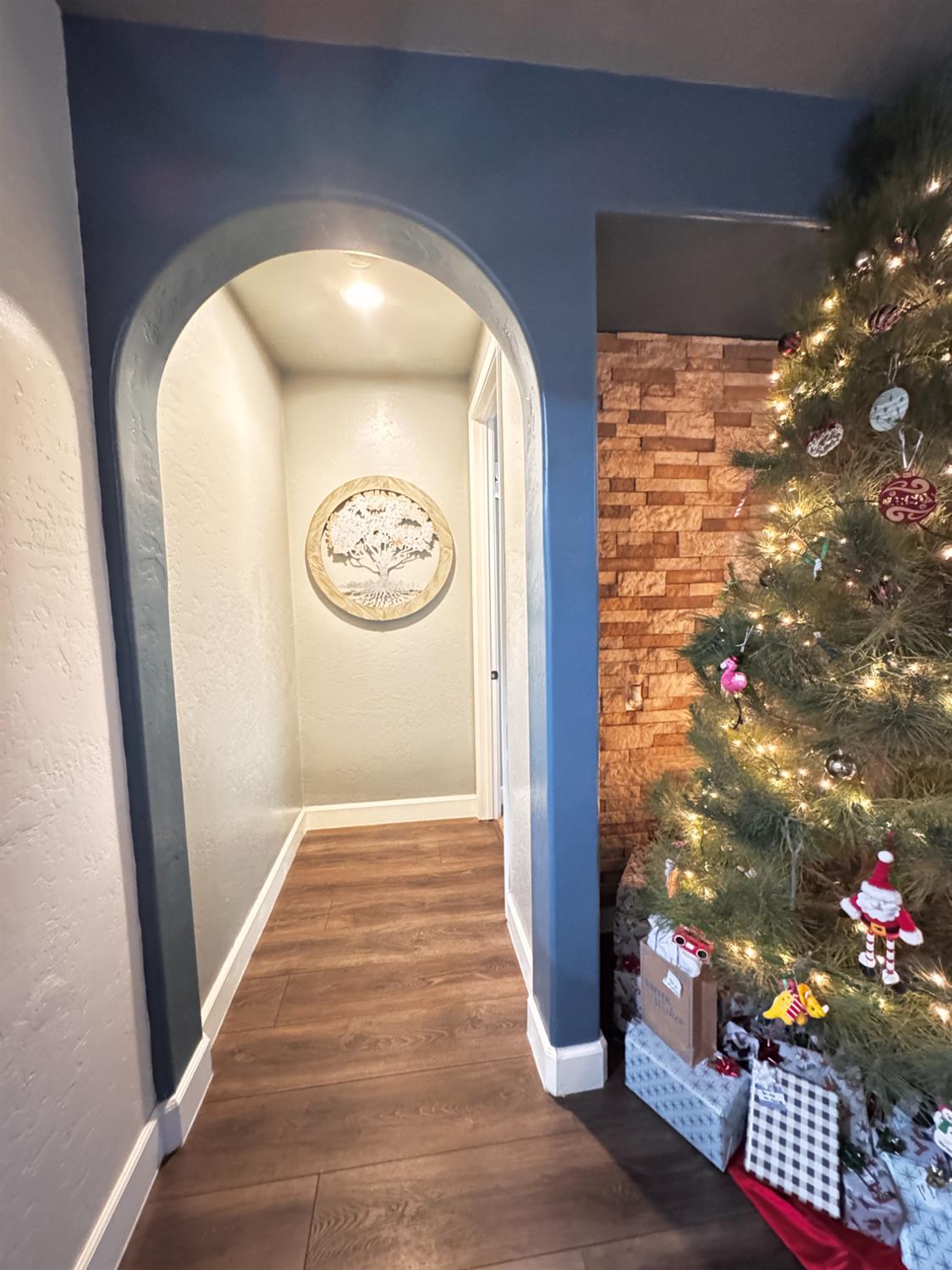 2945 W Vine St, Visalia, CA 93291