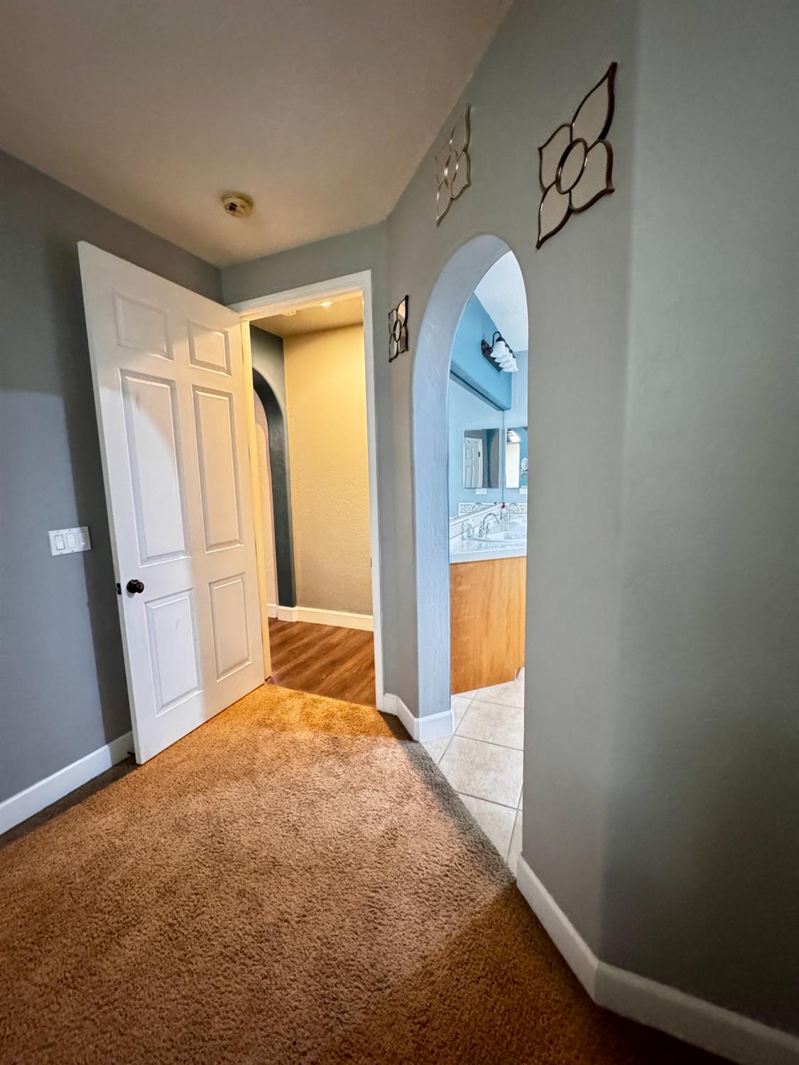 2945 W Vine St, Visalia, CA 93291