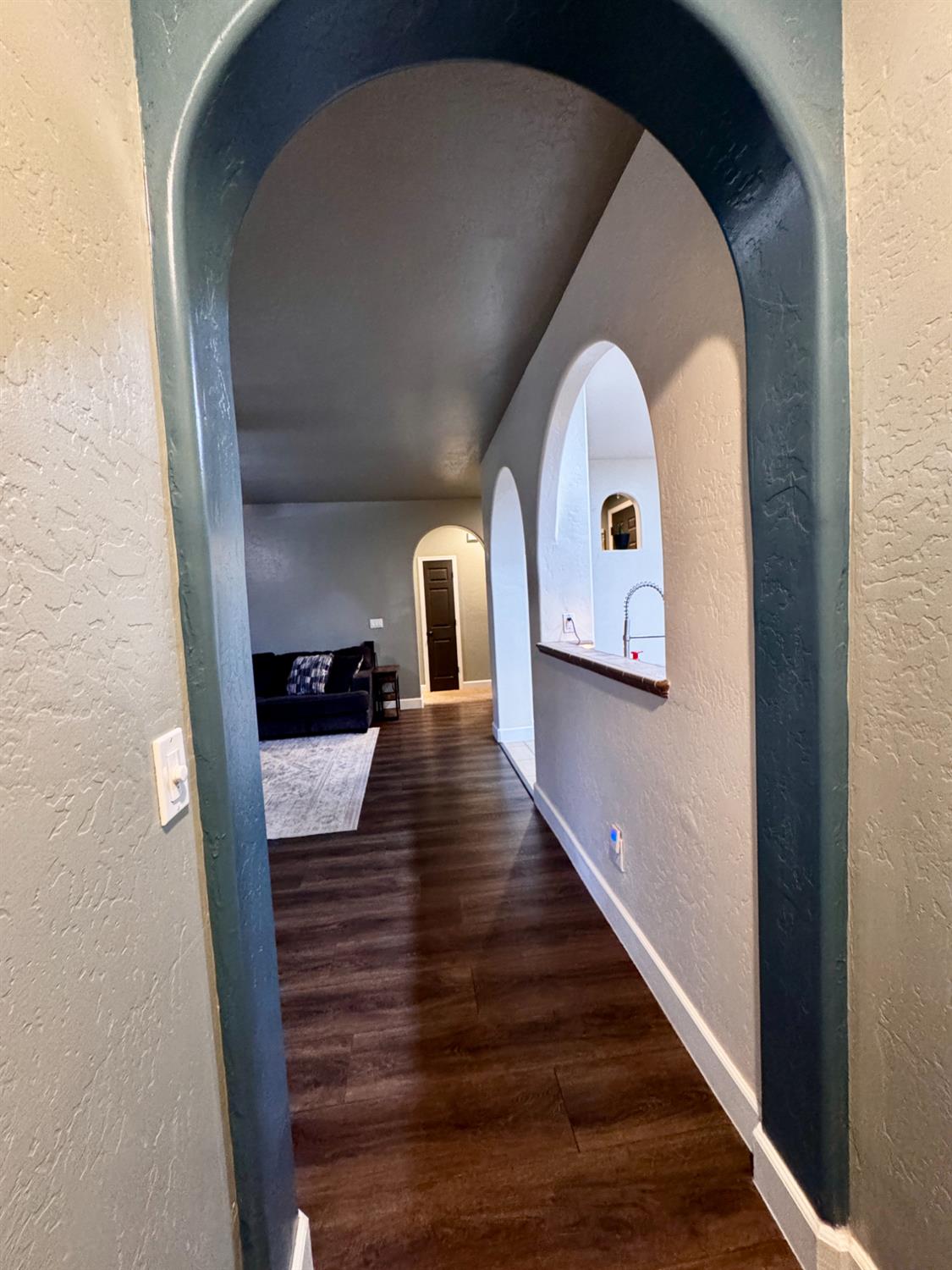 2945 W Vine St, Visalia, CA 93291