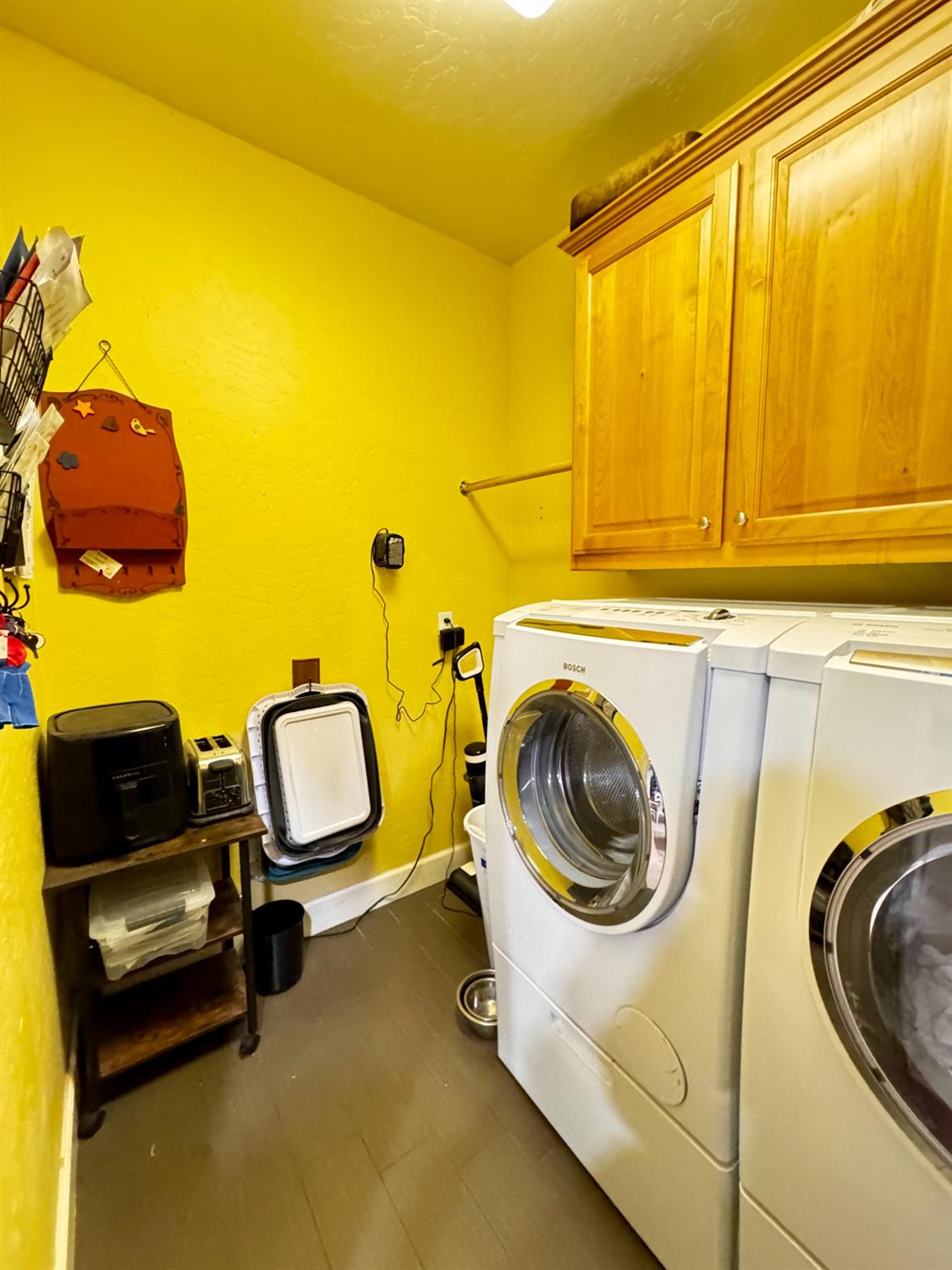 2945 W Vine St, Visalia, CA 93291