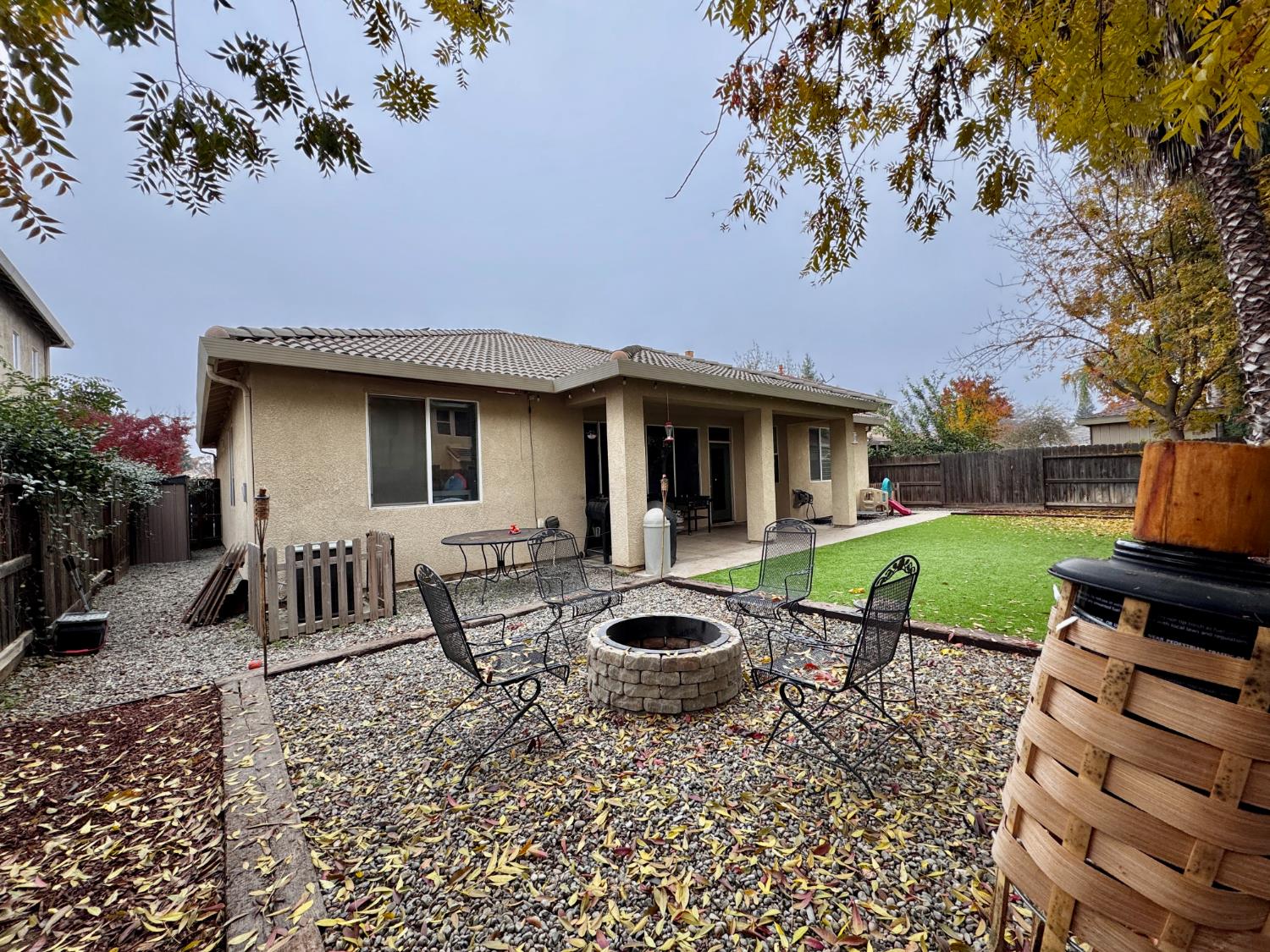 2945 W Vine St, Visalia, CA 93291