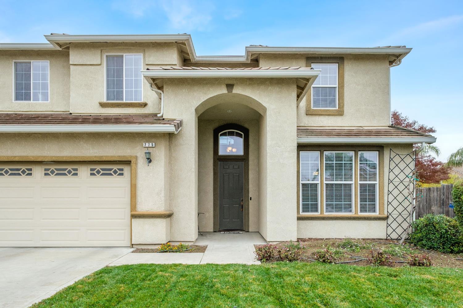 775 S Michelle Ave, Kerman, CA 93630