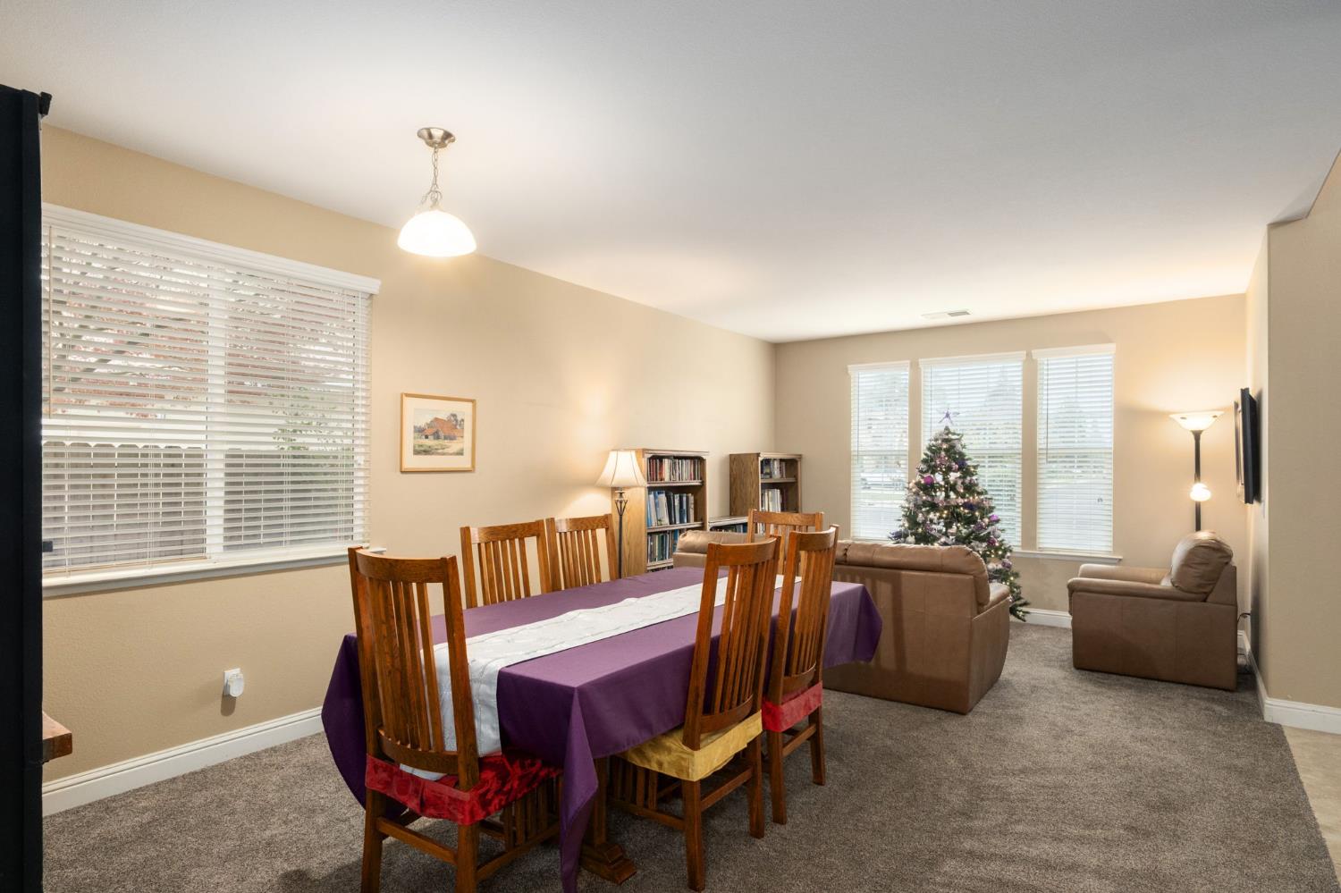 775 S Michelle Ave, Kerman, CA 93630