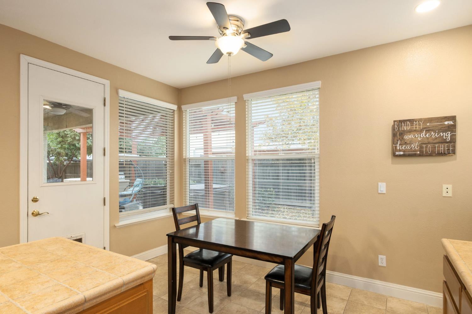 775 S Michelle Ave, Kerman, CA 93630