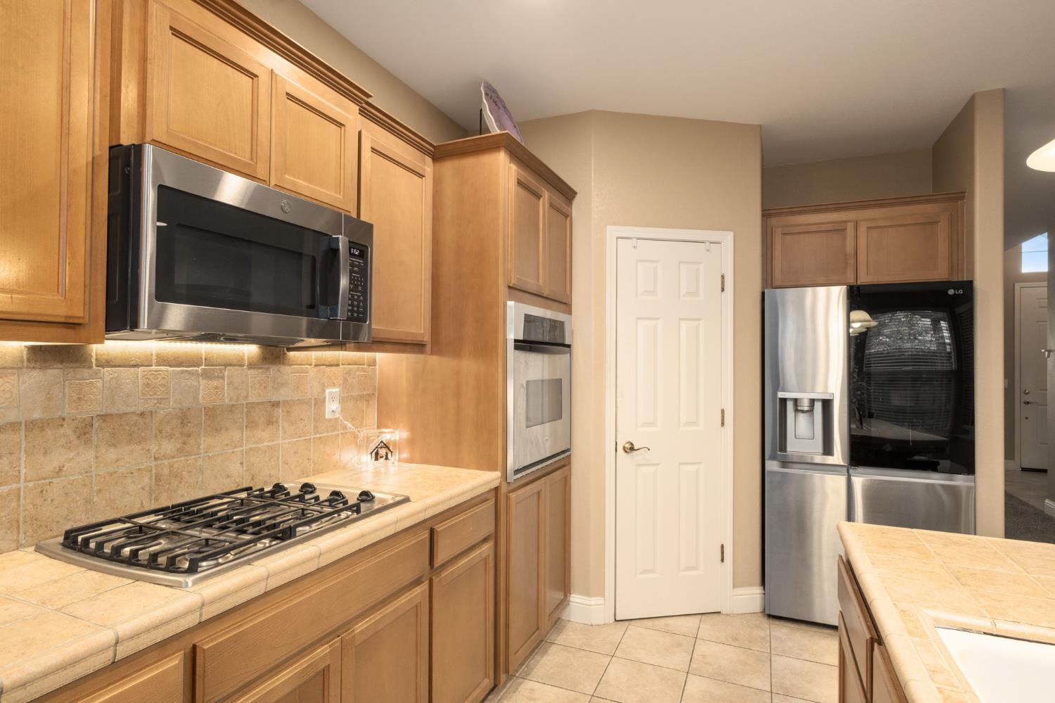 775 S Michelle Ave, Kerman, CA 93630