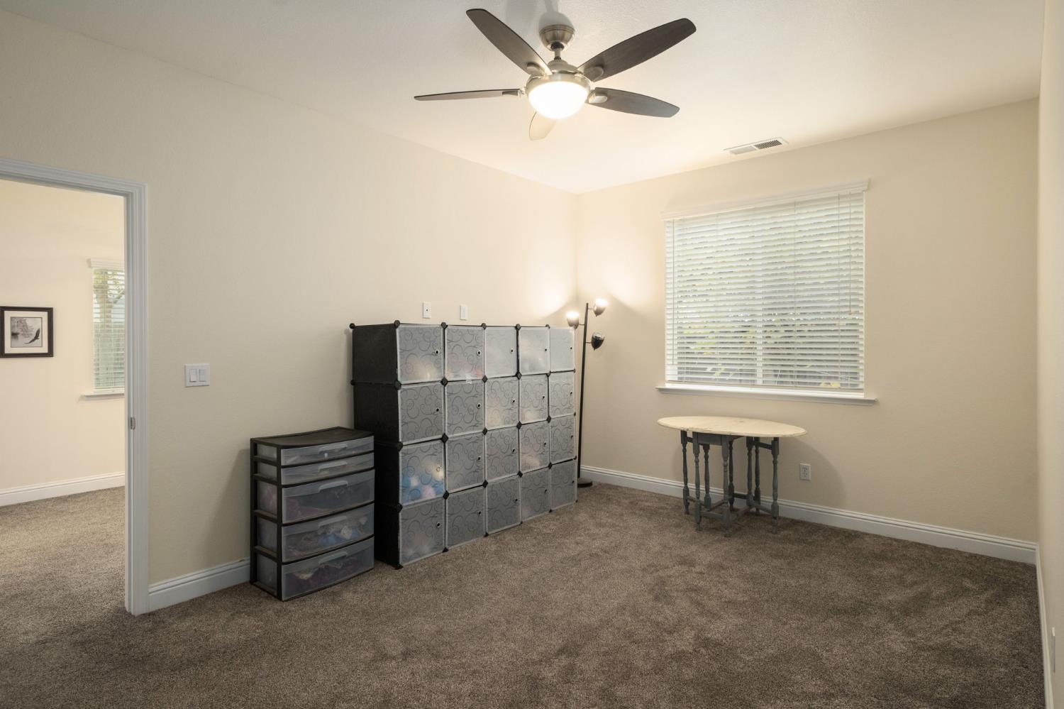 775 S Michelle Ave, Kerman, CA 93630