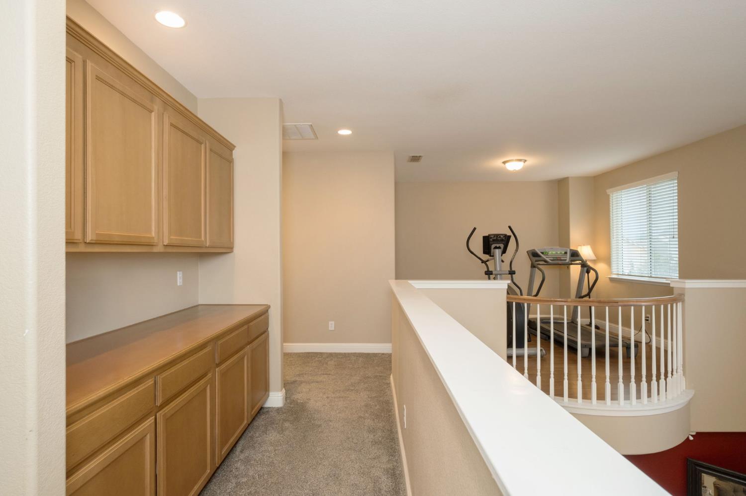 775 S Michelle Ave, Kerman, CA 93630