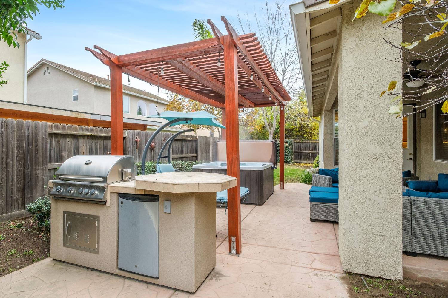 775 S Michelle Ave, Kerman, CA 93630