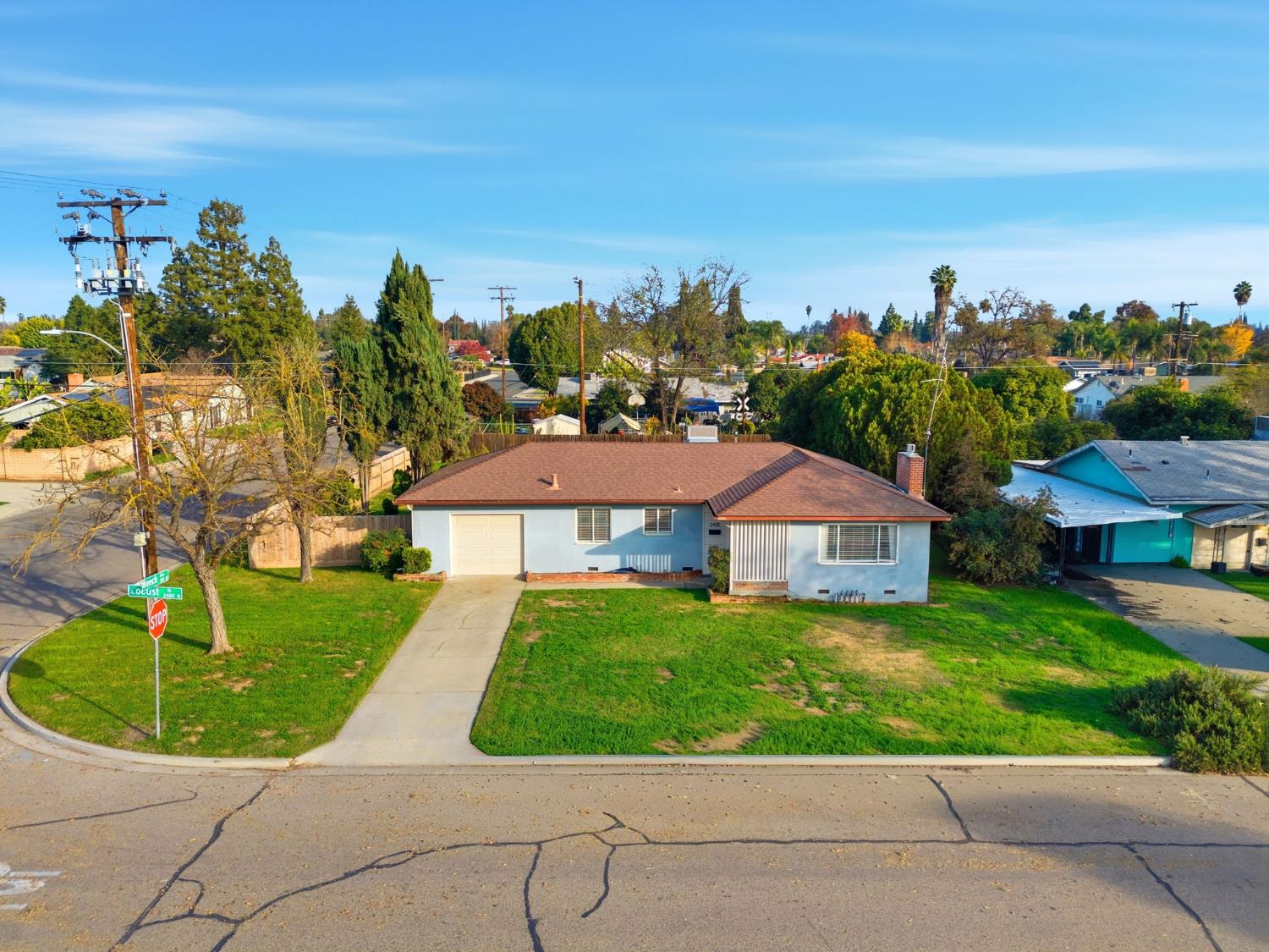 2410 Locust, Visalia, CA 93277