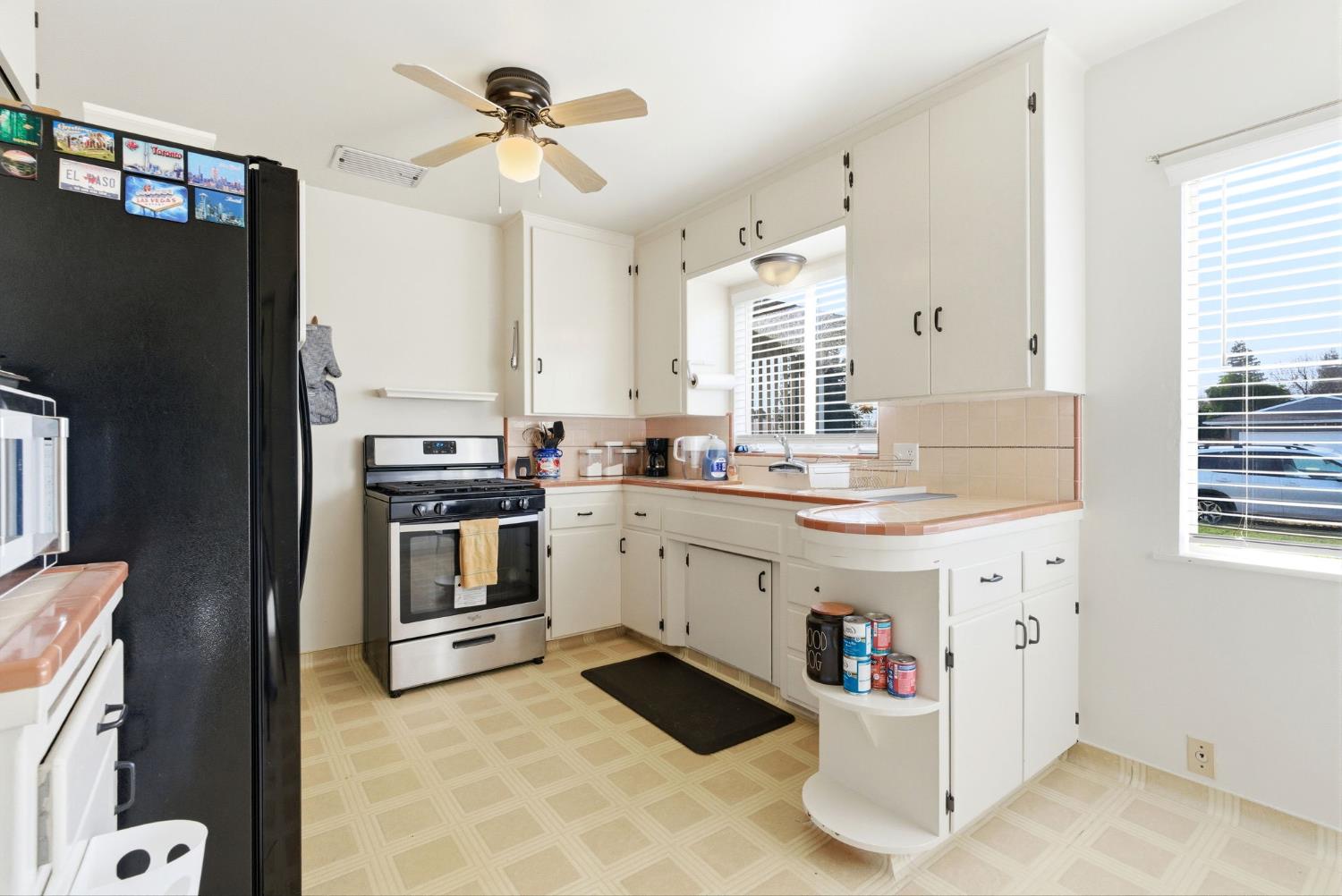 2410 Locust, Visalia, CA 93277