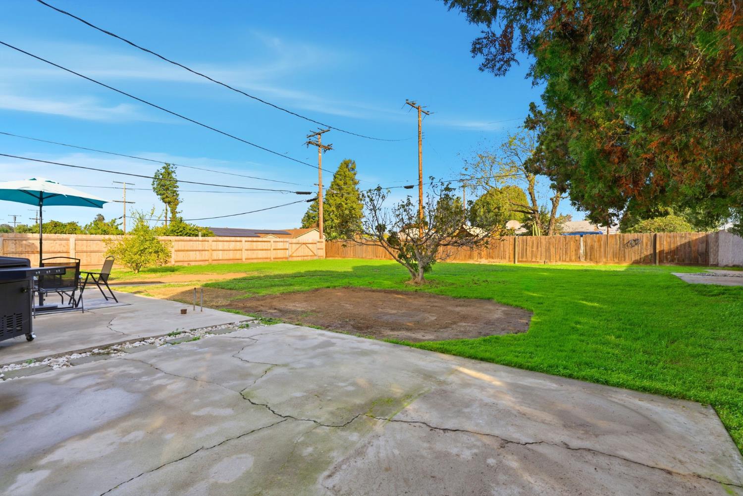 2410 Locust, Visalia, CA 93277