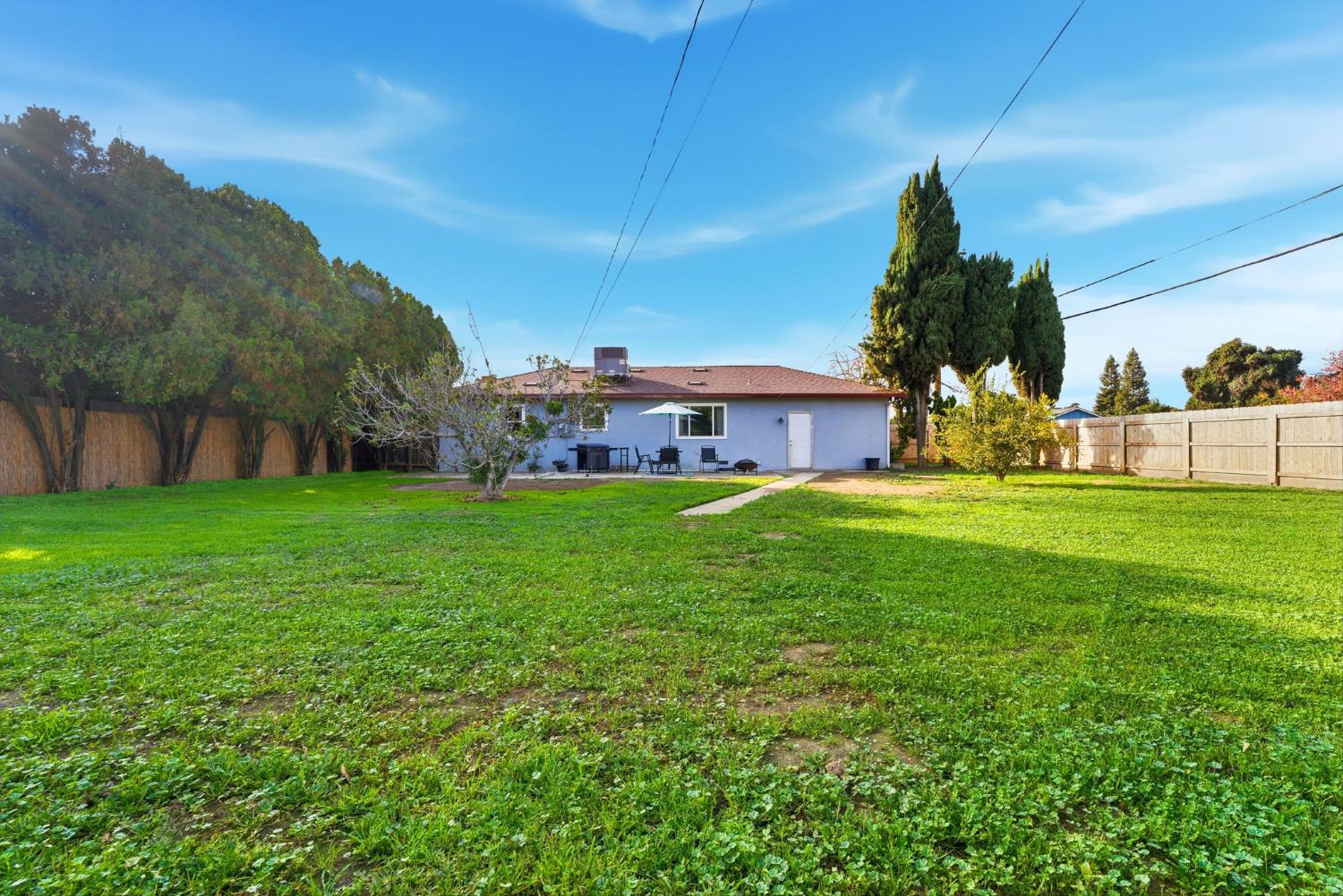 2410 Locust, Visalia, CA 93277