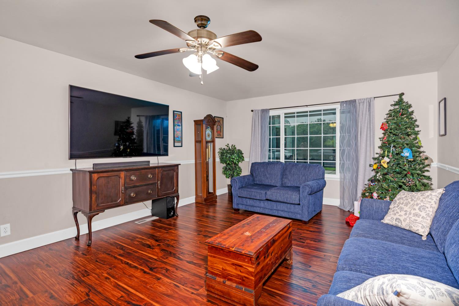 2893 Helm Ave, Clovis, CA 93612