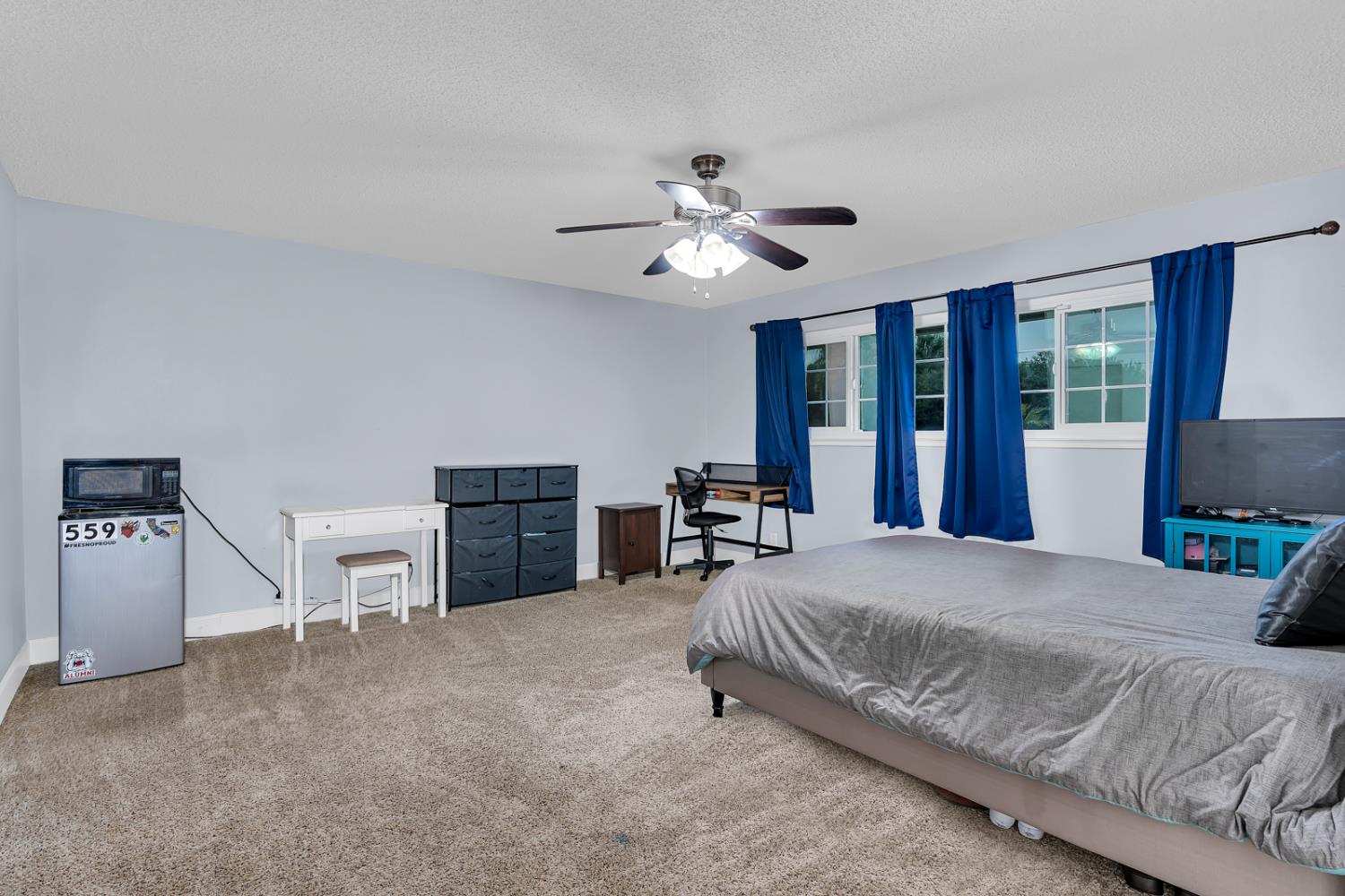 2893 Helm Ave, Clovis, CA 93612