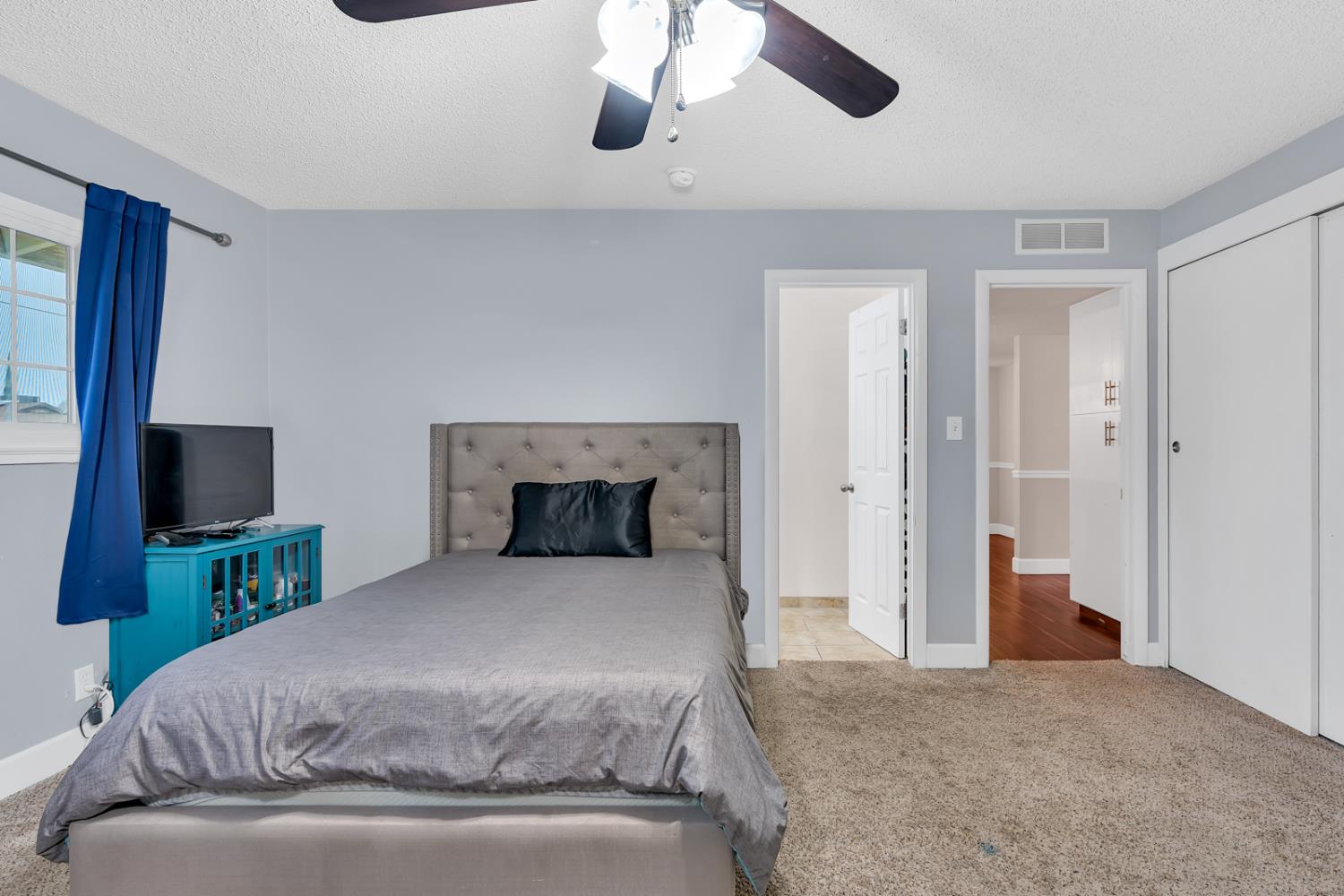 2893 Helm Ave, Clovis, CA 93612