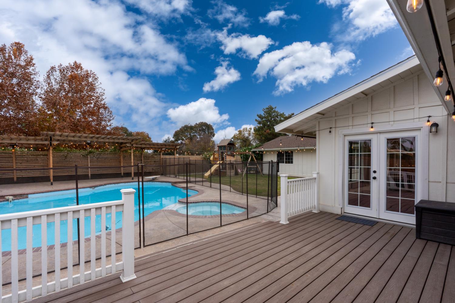 2893 Helm Ave, Clovis, CA 93612