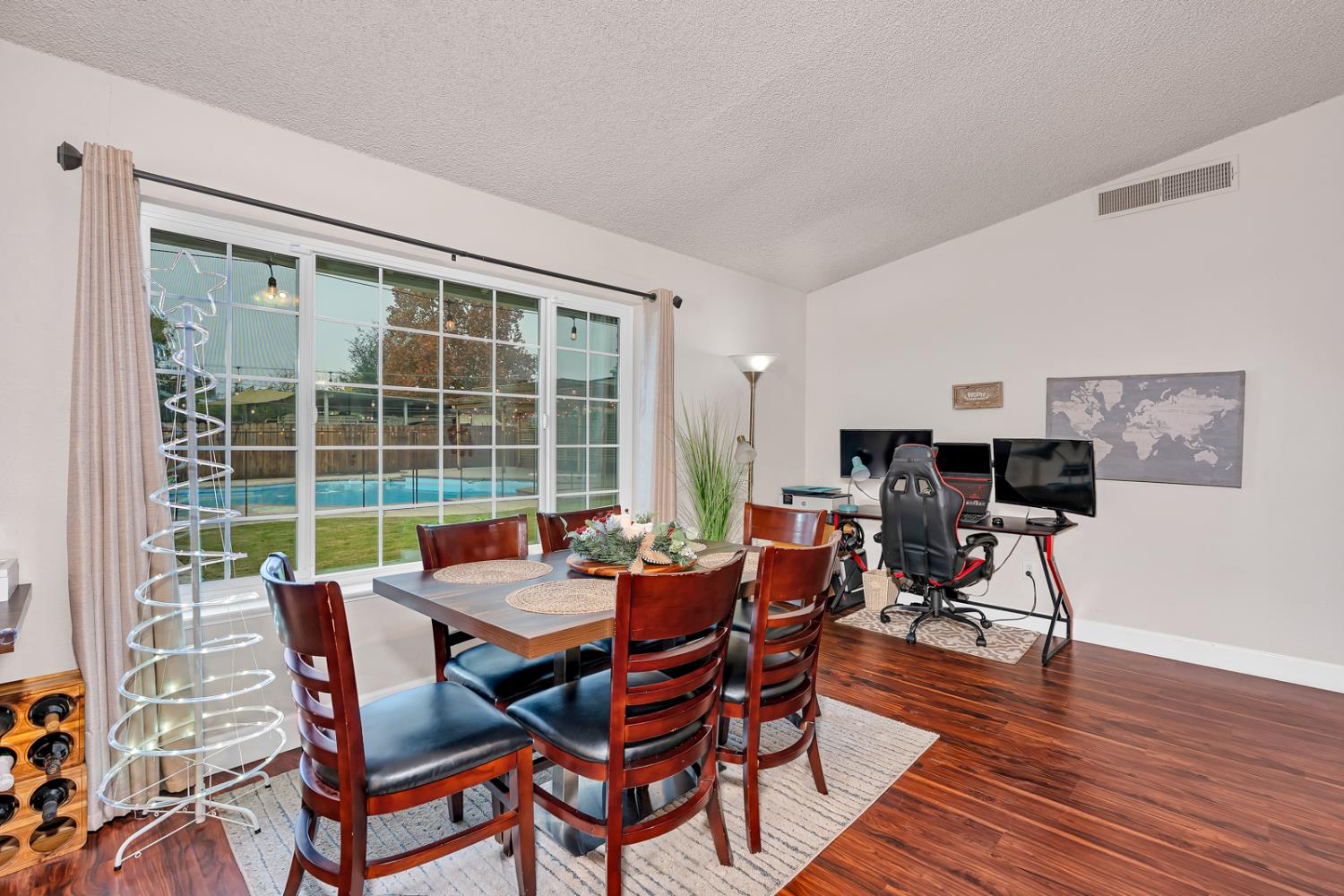 2893 Helm Ave, Clovis, CA 93612