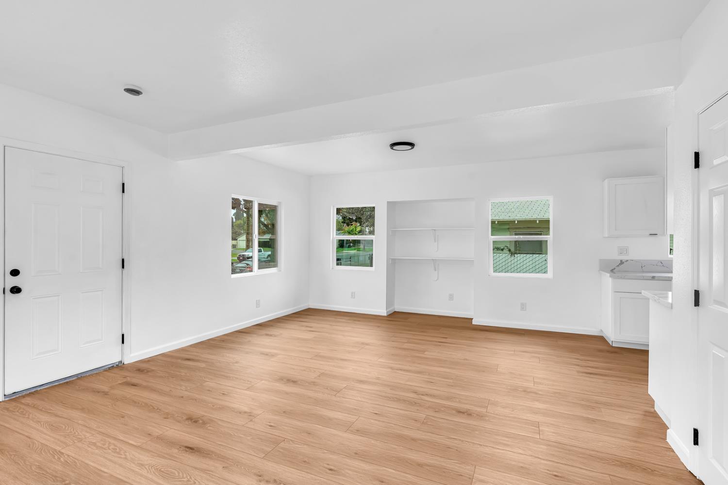 3844 E Balch, Fresno, CA 93702