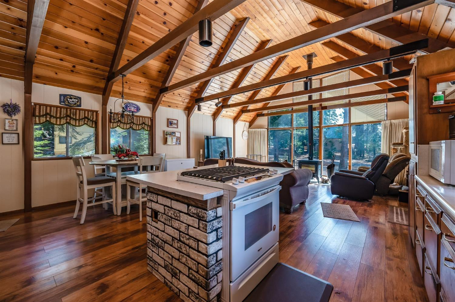 42573 Rock Ledge Rd, Shaver Lake, CA 93664