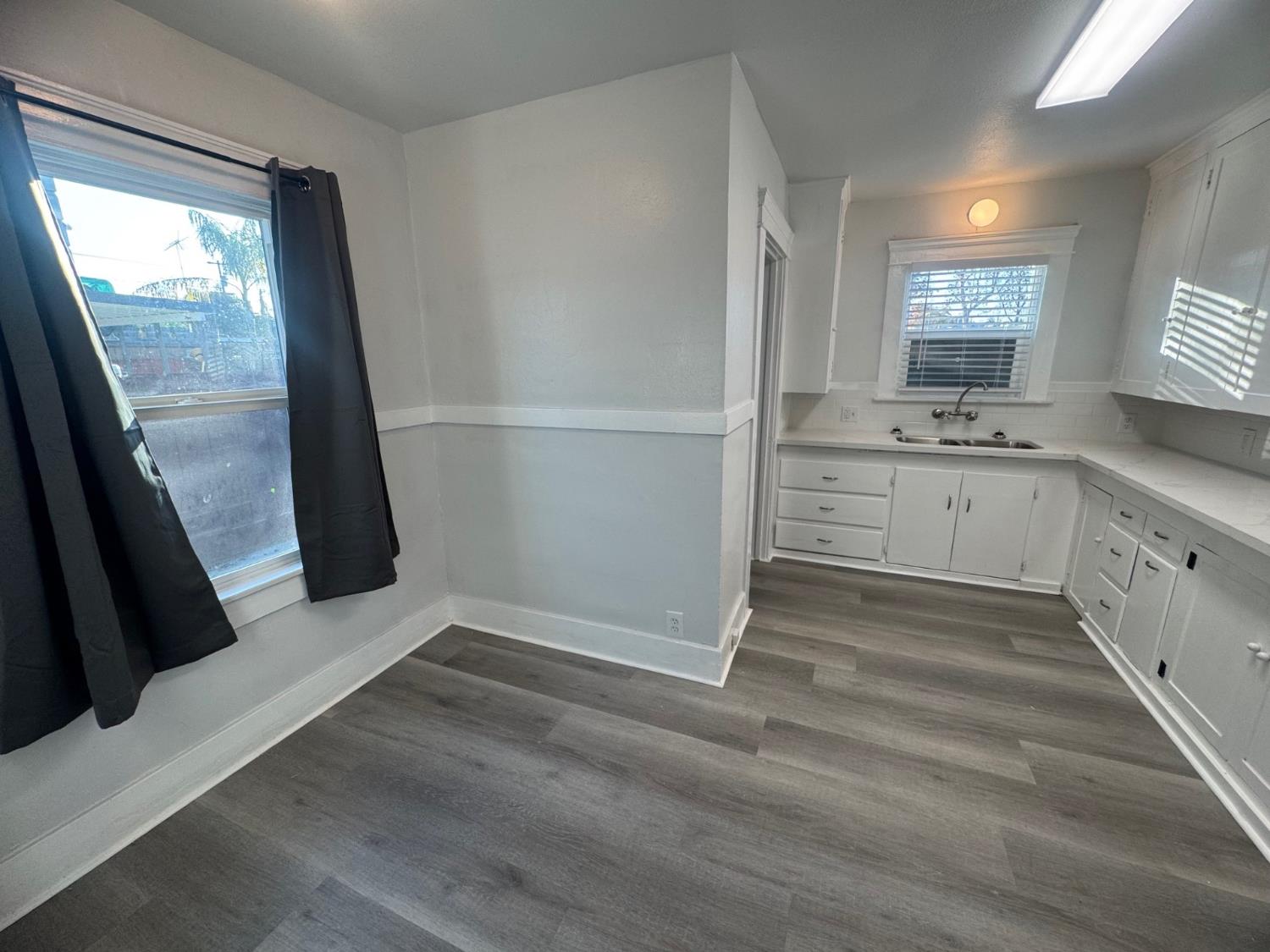 987 N Adoline Ave, Fresno, CA 93728