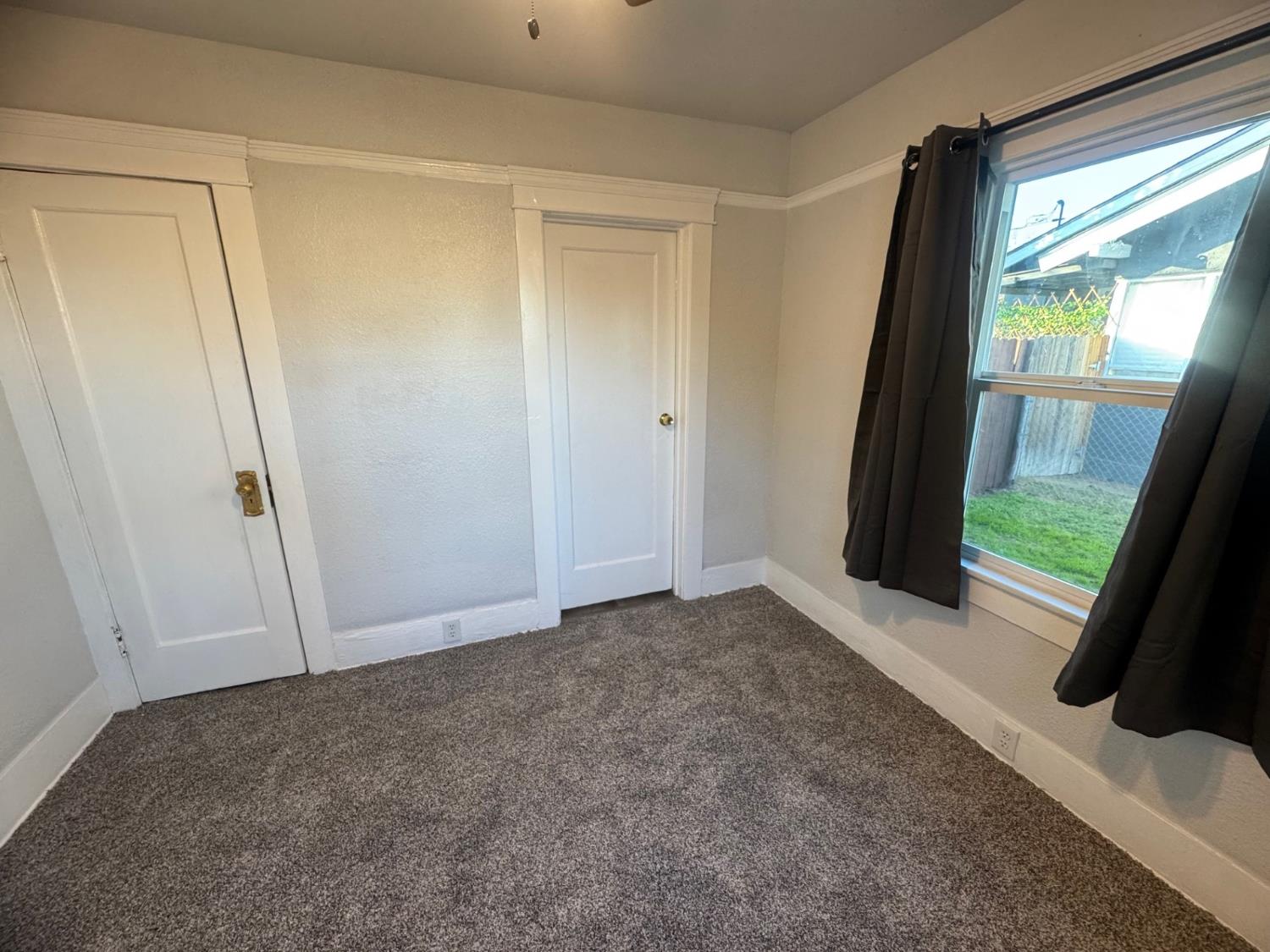 987 N Adoline Ave, Fresno, CA 93728