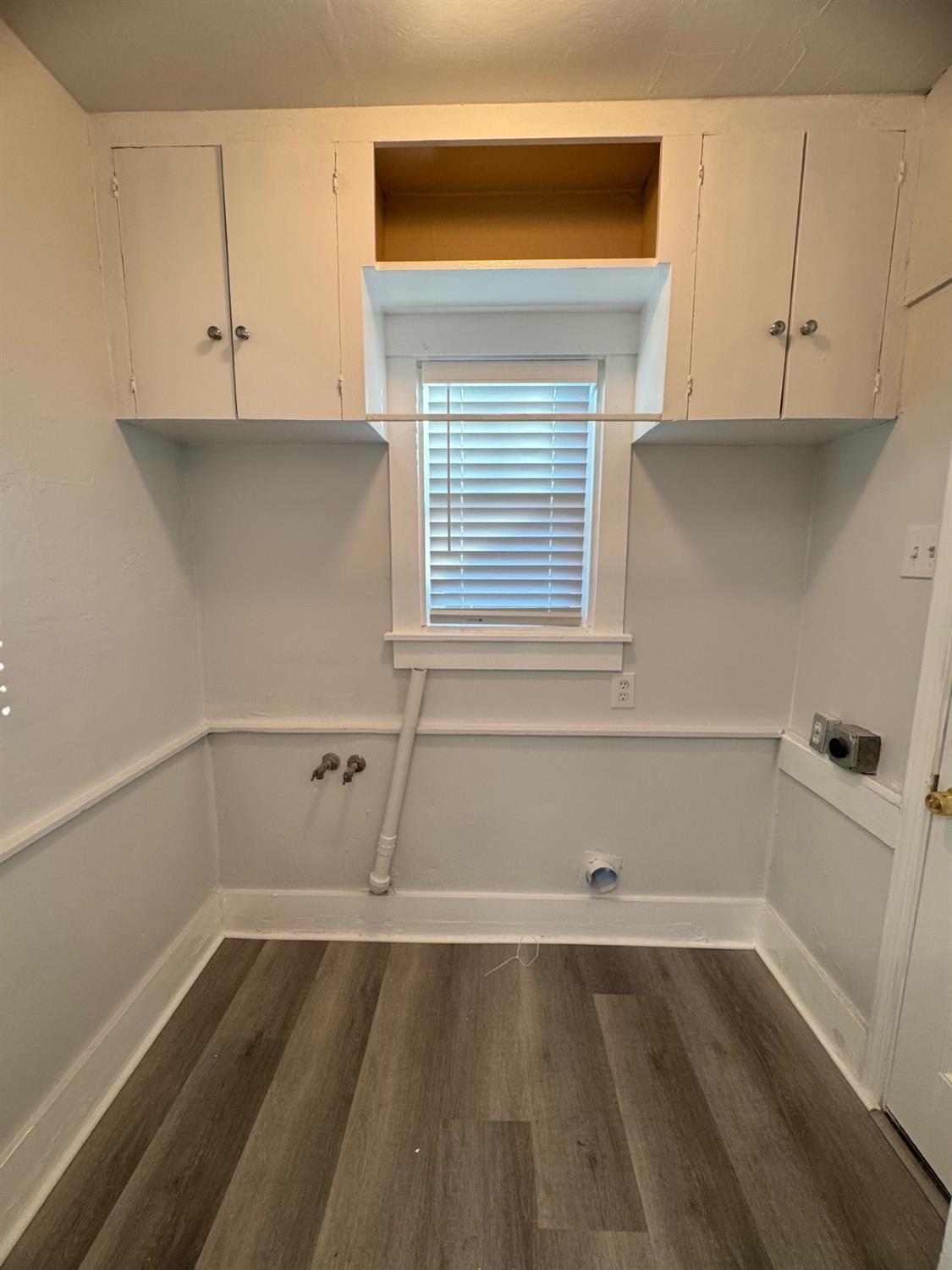 987 N Adoline Ave, Fresno, CA 93728