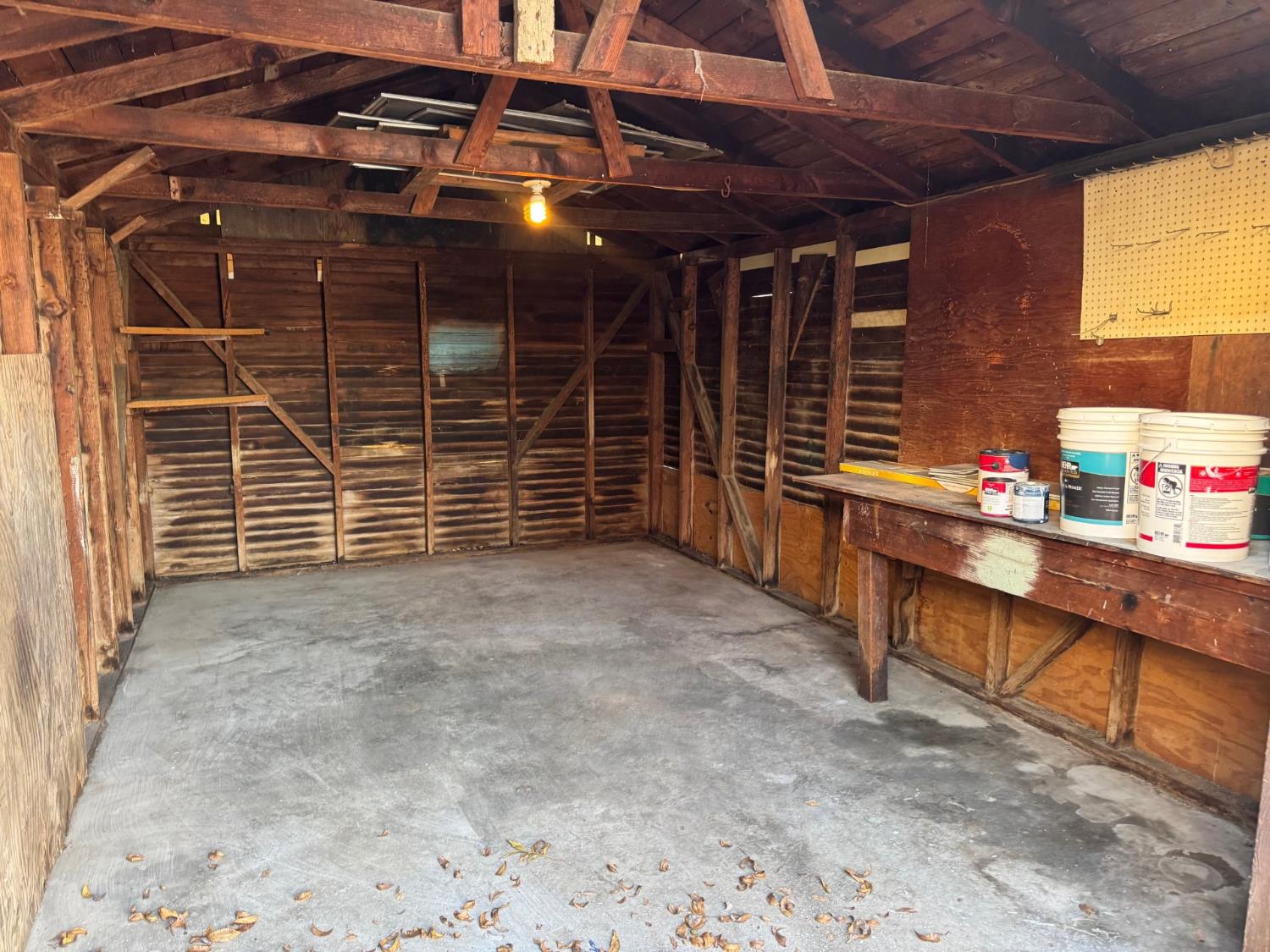 987 N Adoline Ave, Fresno, CA 93728