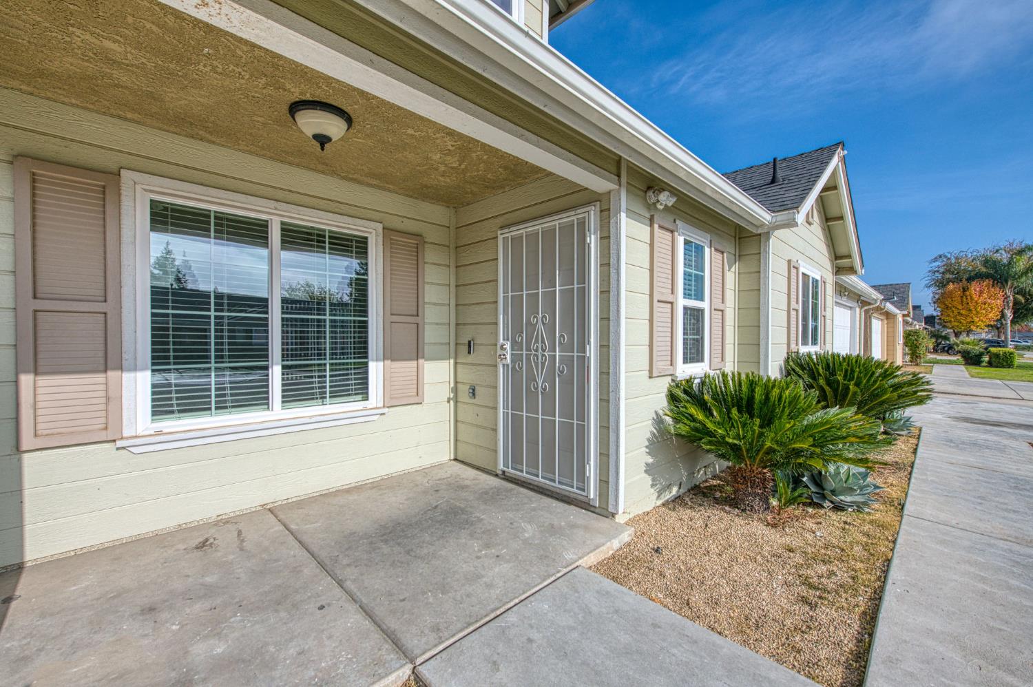 5176 W Michigan Ave, Fresno, CA 93722