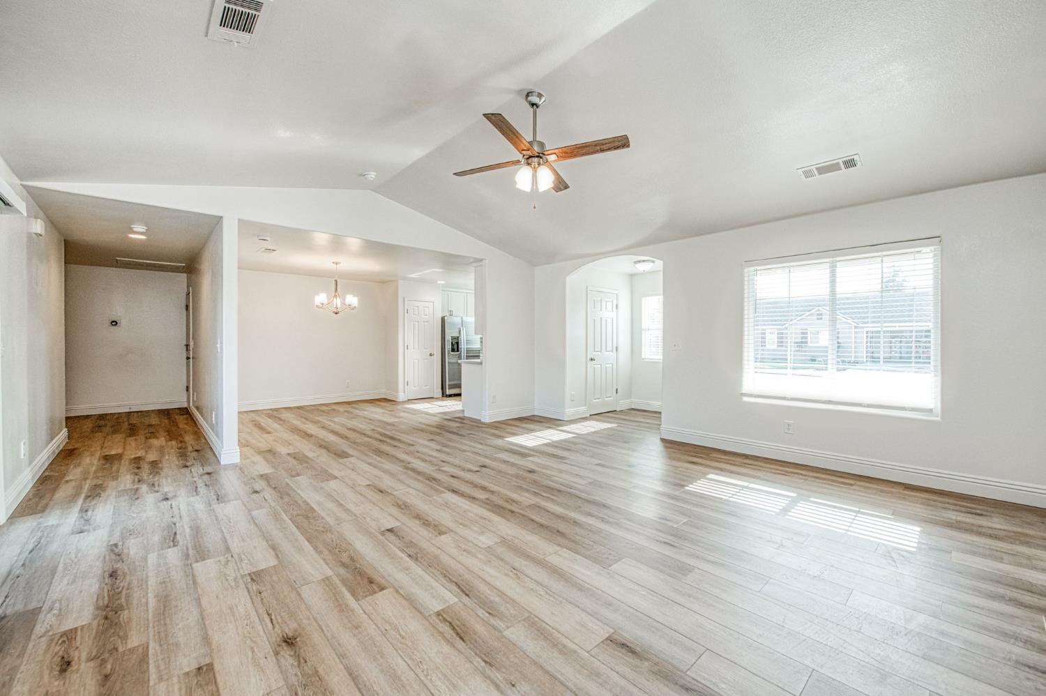 5176 W Michigan Ave, Fresno, CA 93722