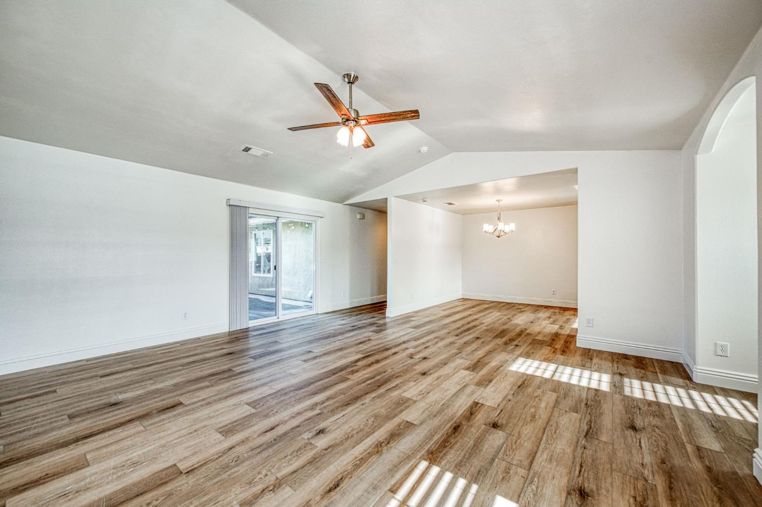 5176 W Michigan Ave, Fresno, CA 93722