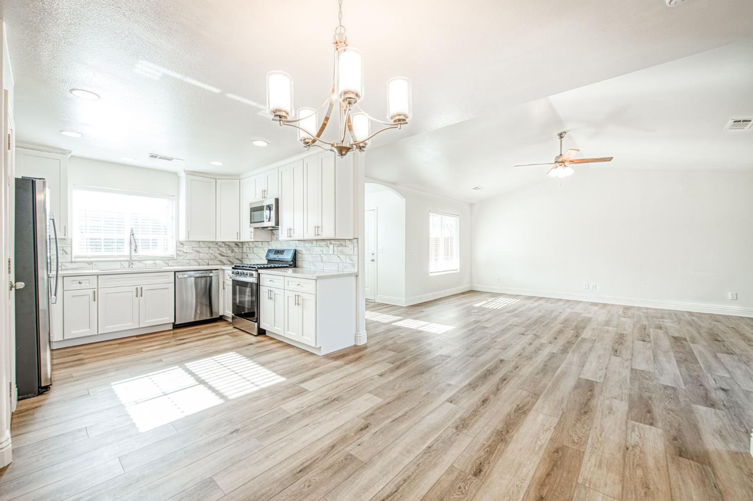 5176 W Michigan Ave, Fresno, CA 93722