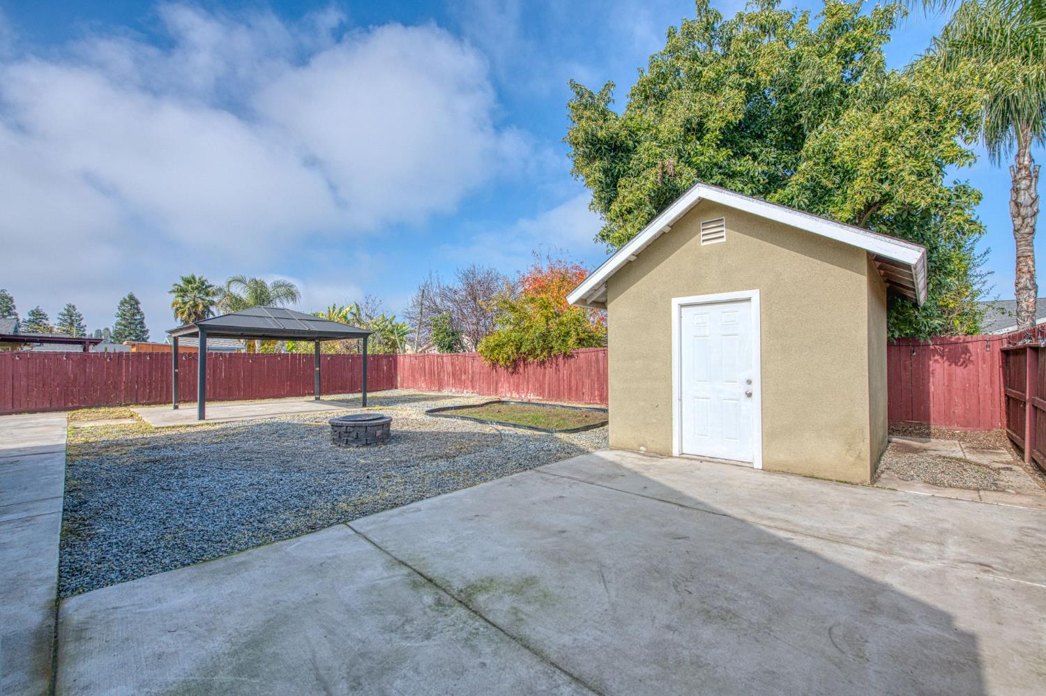 5176 W Michigan Ave, Fresno, CA 93722