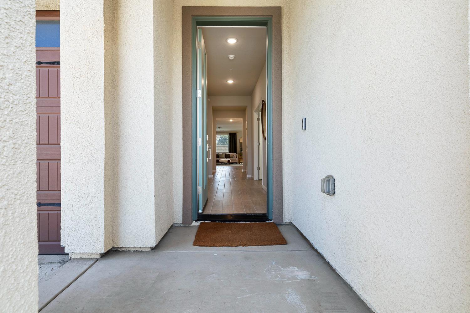 565 Traverse Dr S, Madera, CA 93636